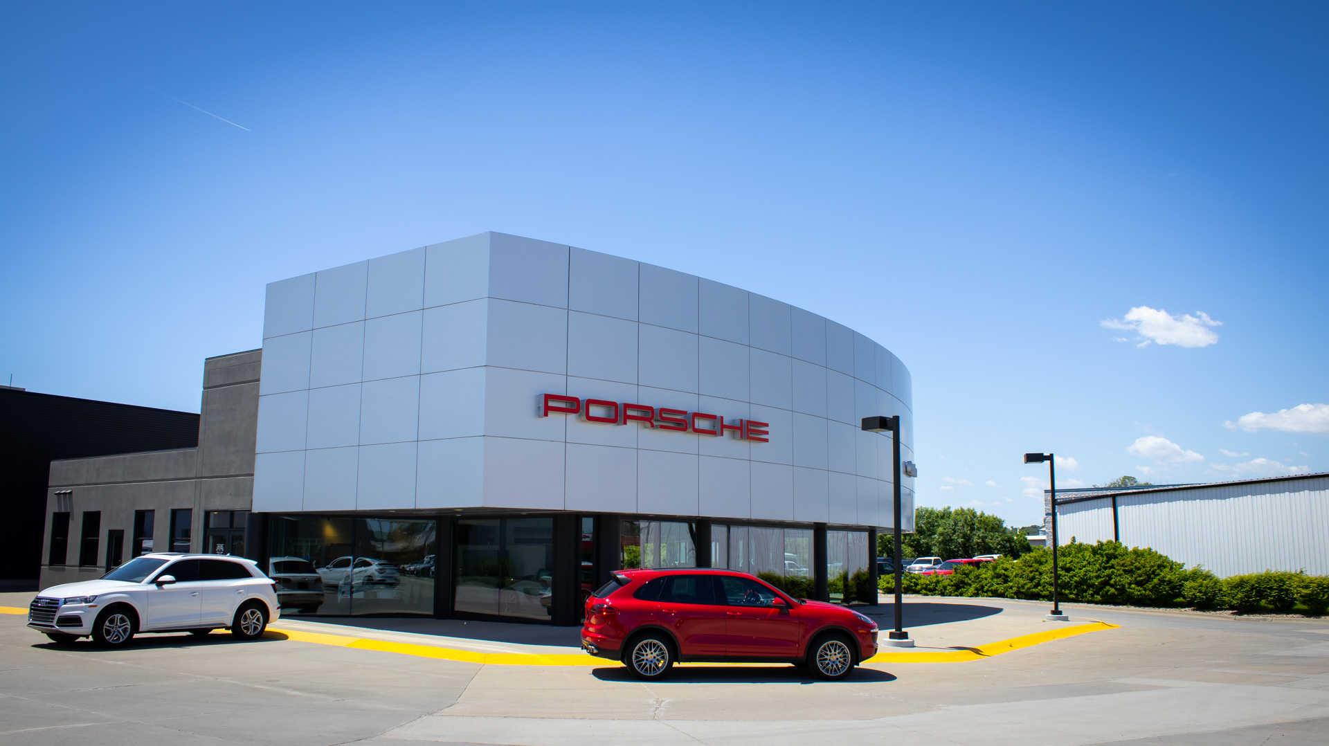 Porsche Omaha in Omaha, NE 68022