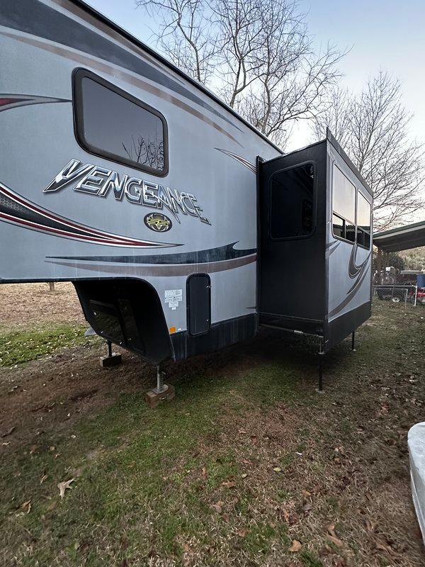 2014 Forest River Cherokee 312A 37ft for Sale