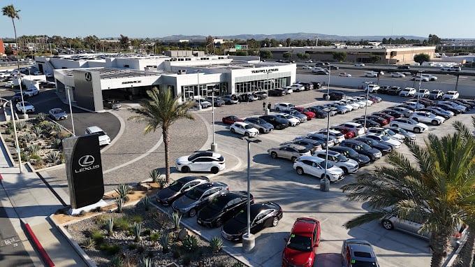 Tustin Lexus in Tustin, CA 92782
