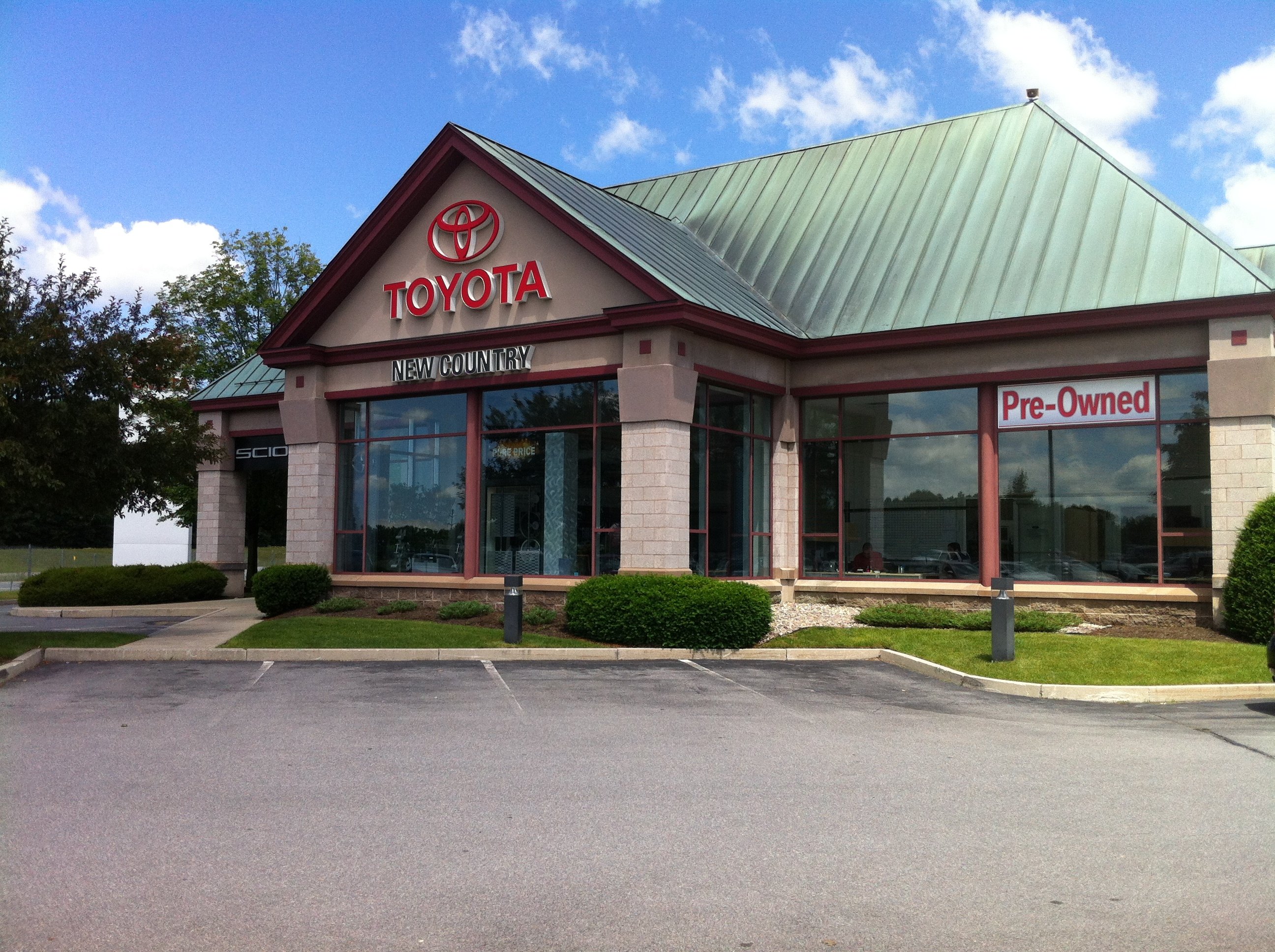New Country Toyota of Saratoga Springs in Saratoga Springs, NY 12866