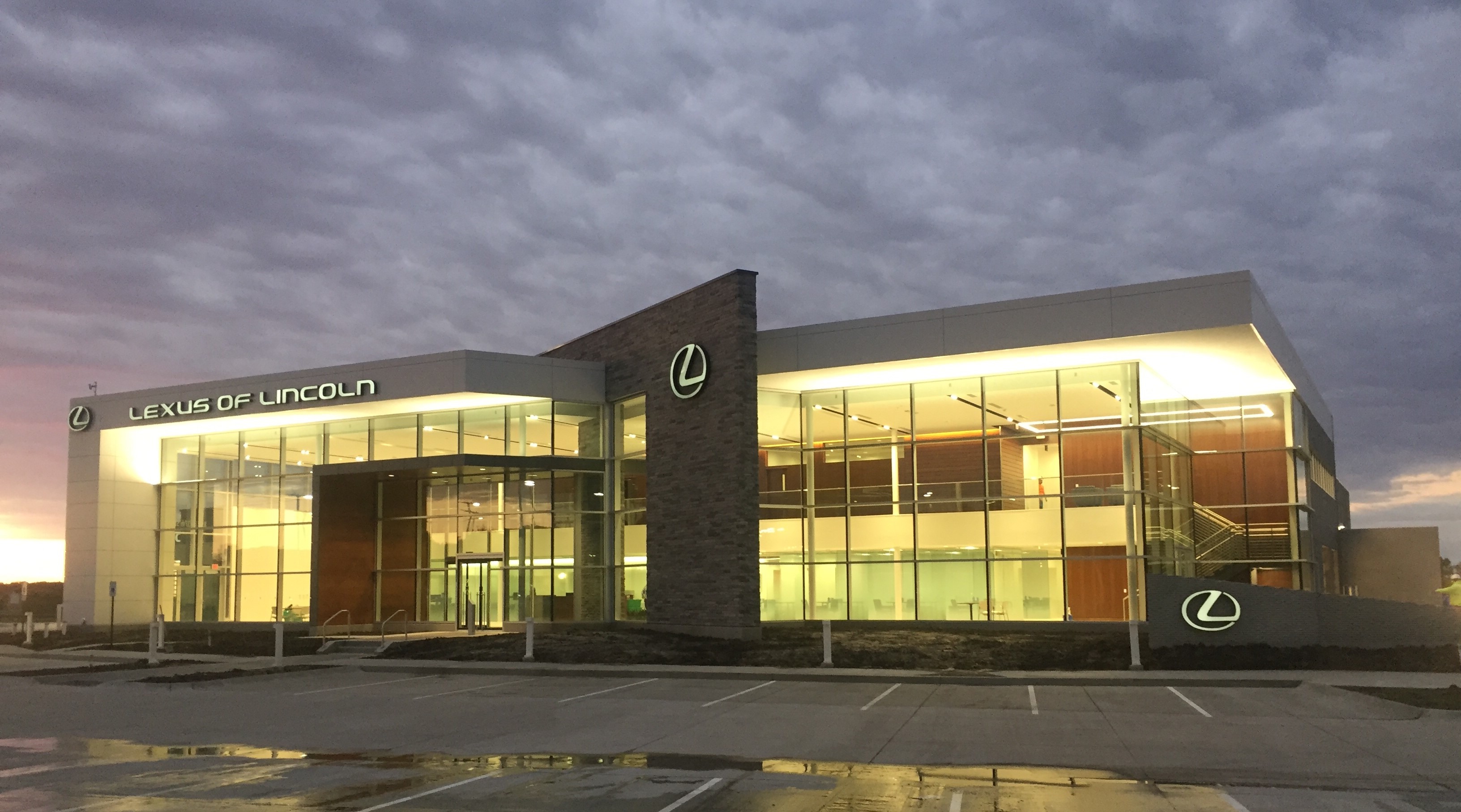 Lexus of Lincoln in Lincoln, NE 68516