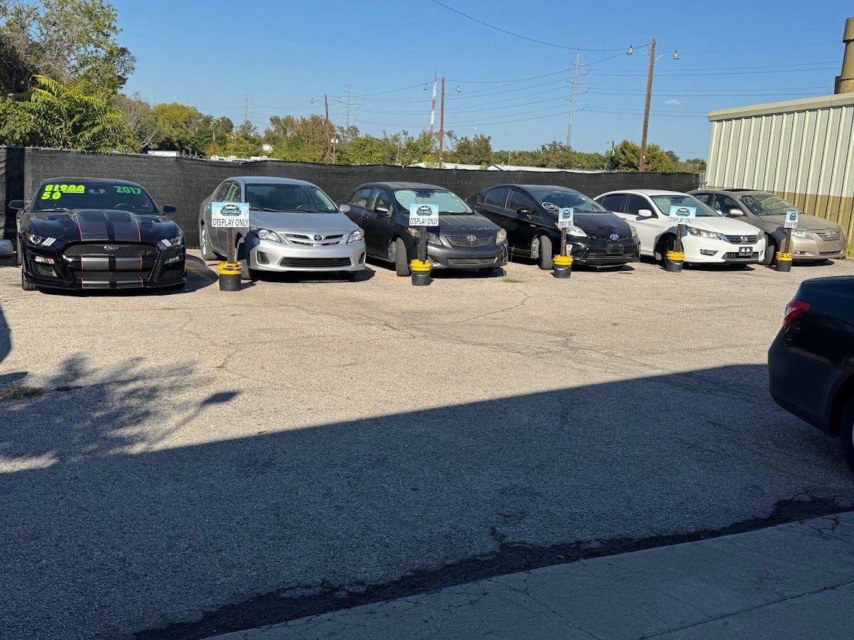 Lightning Auto Group LLC in Garland, TX 75041