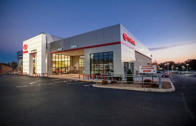 Jay Wolfe Toyota of West County in Ballwin, MO 63011