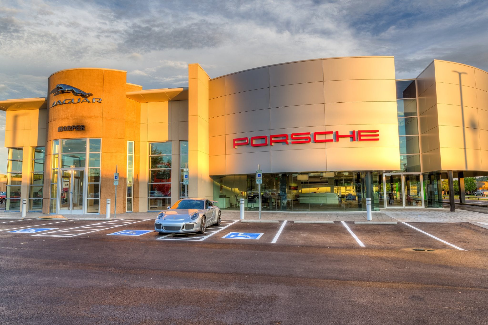 Harper Porsche in Knoxville, TN 37922