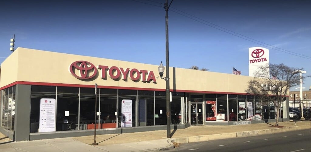 Victory Toyota of Midtown | Chicago, IL 60641