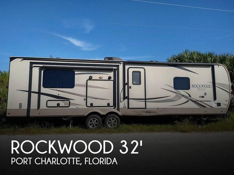 2018 Forest River Rockwood Ultra Lite 8332BS 32ft for Sale