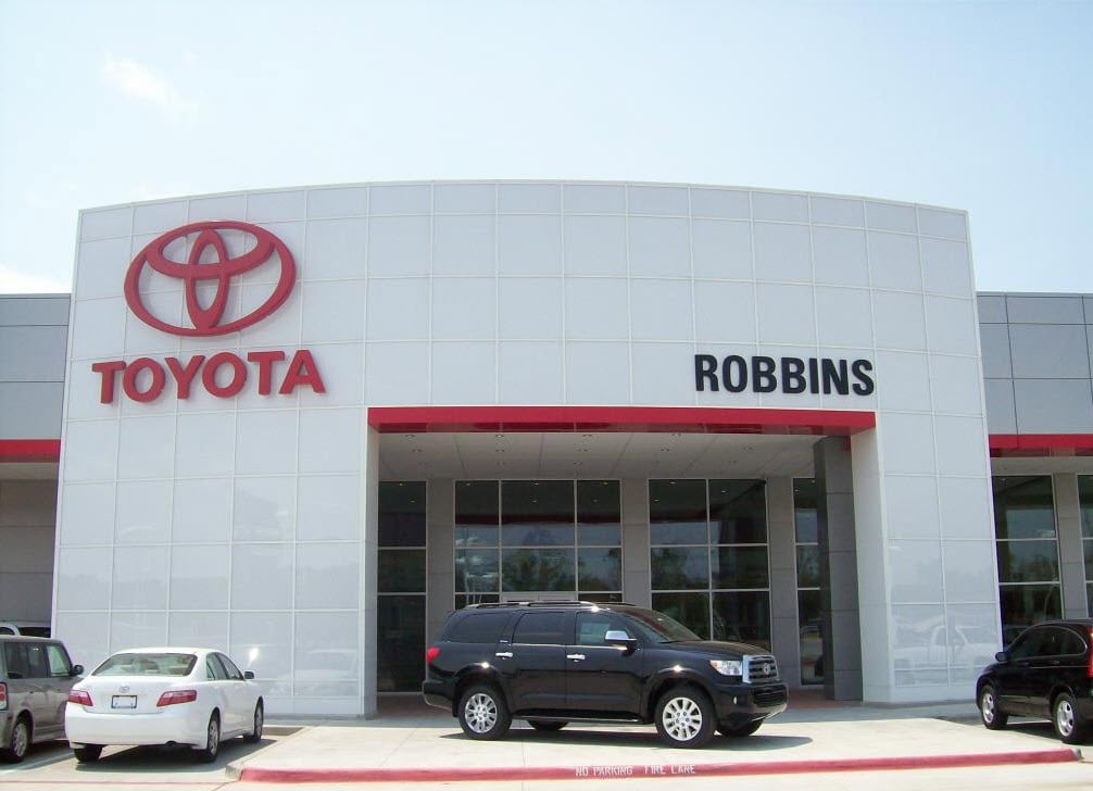 Robbins Toyota in Nash, TX 75569