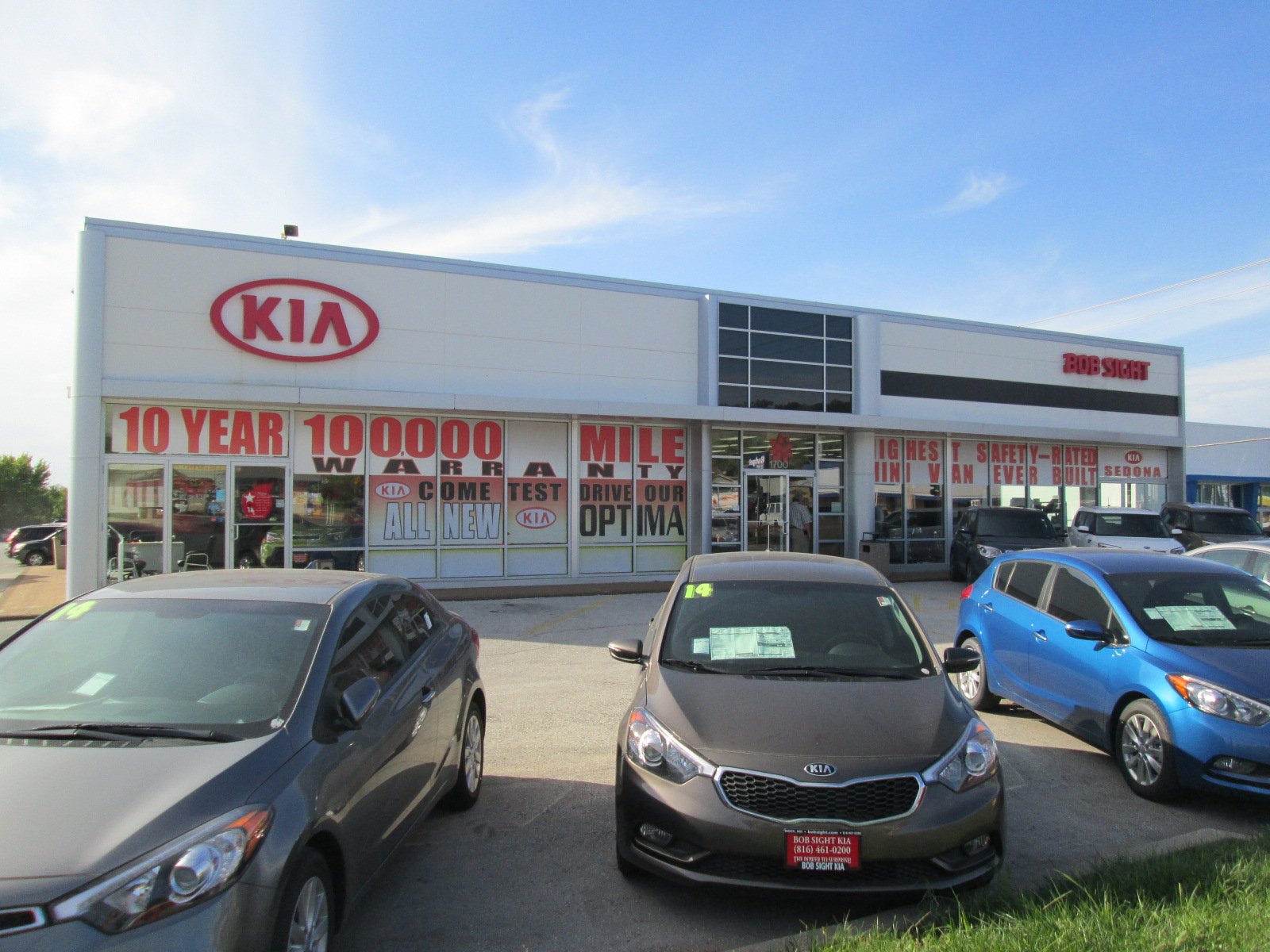 Bob Sight Independence Kia in Independence, MO 64055