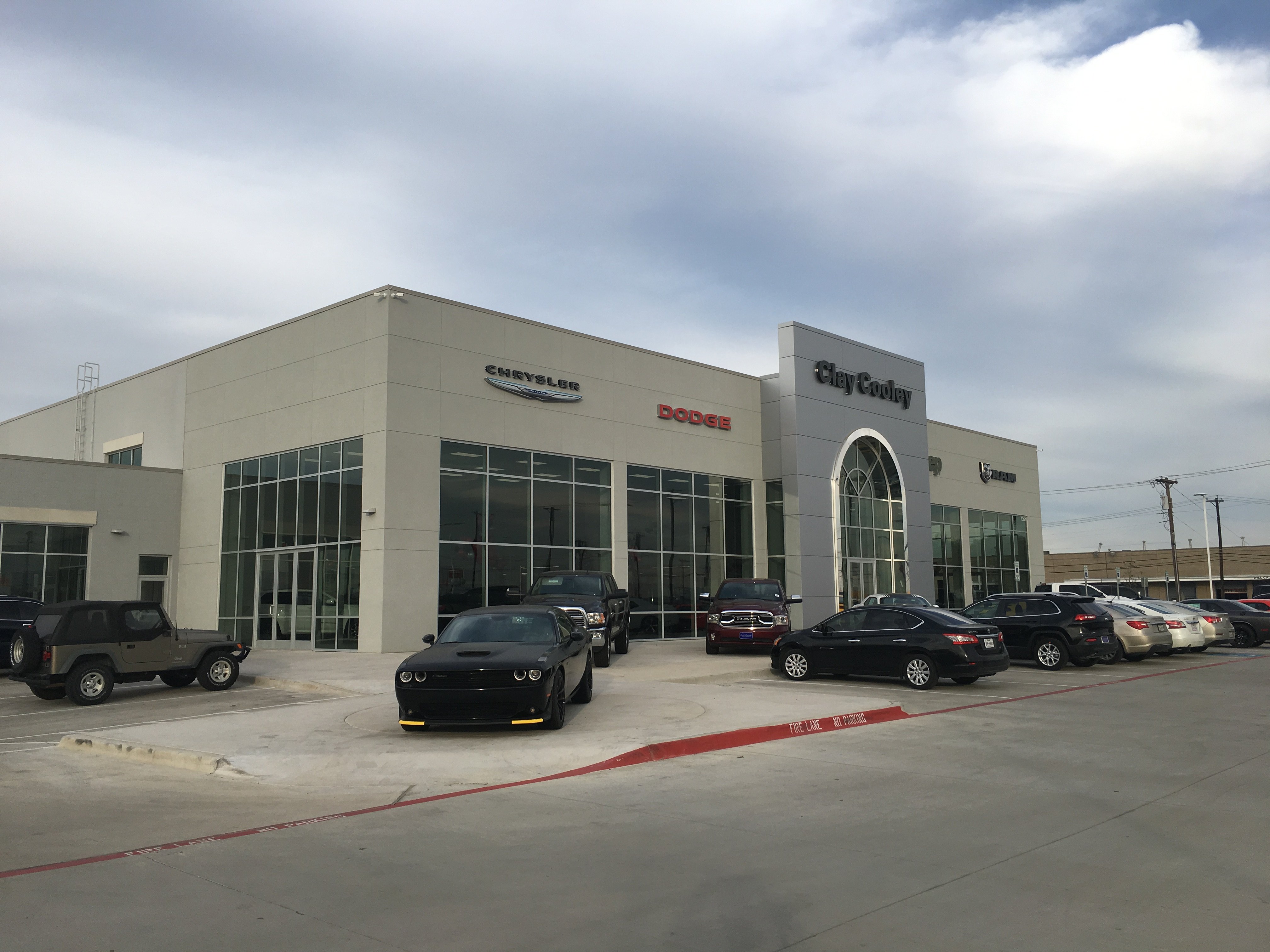 Clay Cooley Chrysler Dodge Jeep Ram in Irving, TX 75062