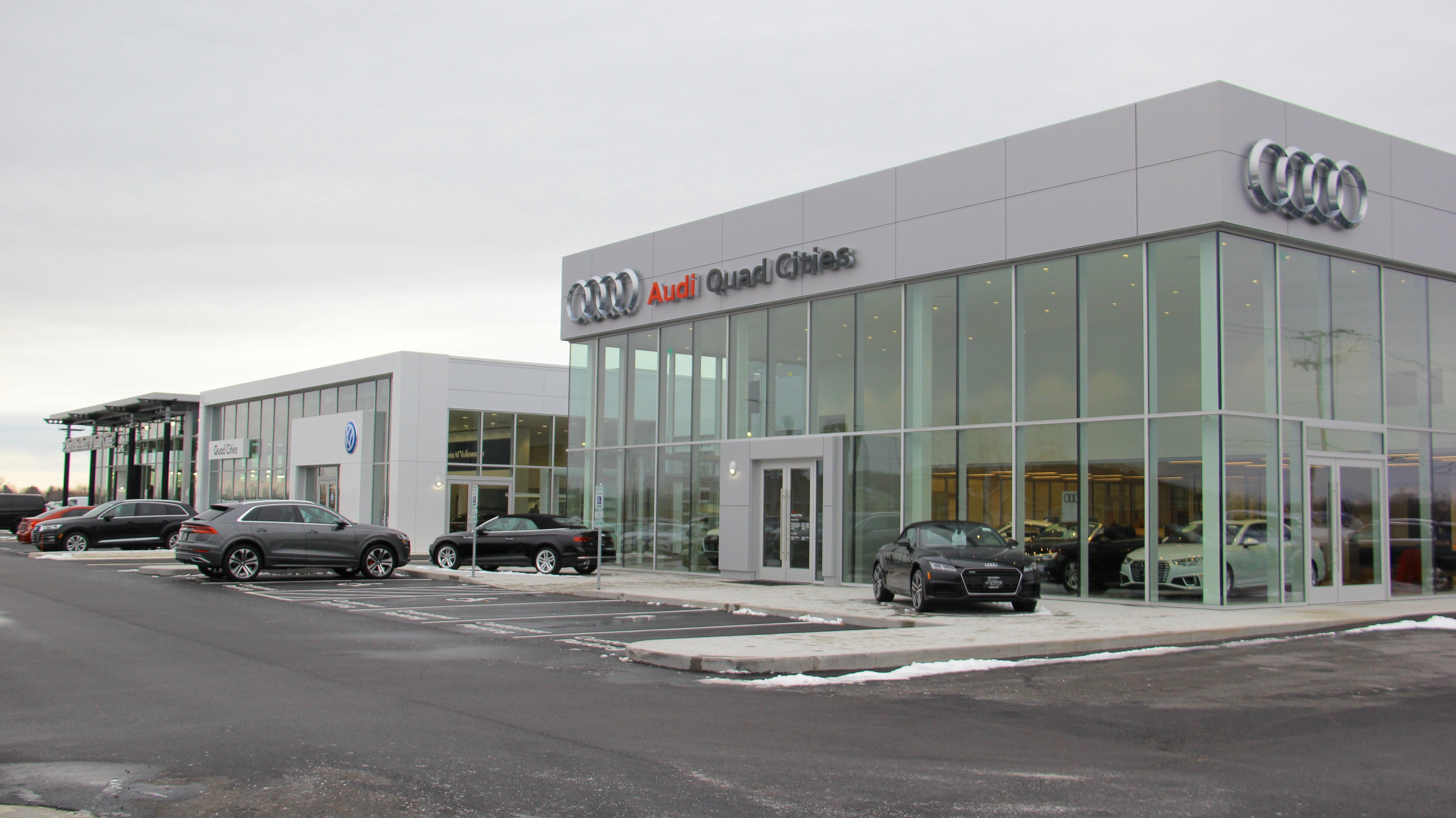 Smart Luxury Motors of Davenport in Davenport, IA 52807