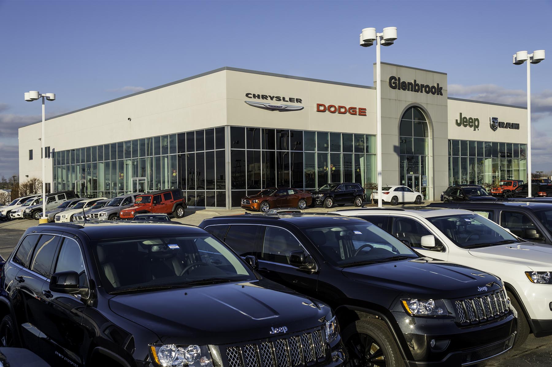 Glenbrook Dodge Chrysler Jeep Ram FIAT Alfa Romeo in Fort Wayne, IN 46805