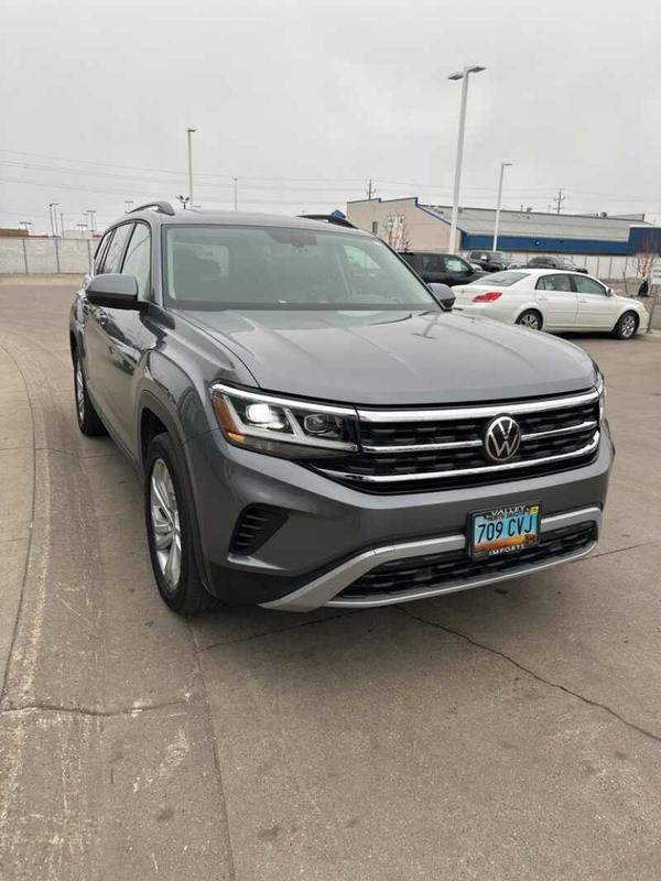 2022 Volkswagen Atlas GreySilver, 37K miles for Sale