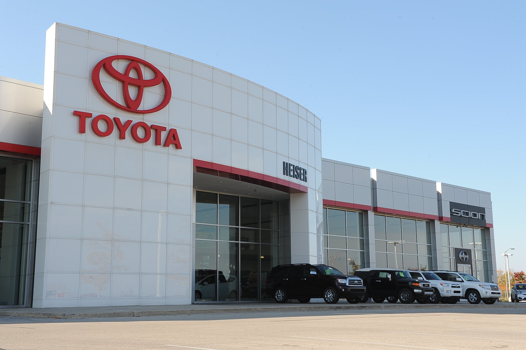 Heiser Toyota in Milwaukee, WI 53224