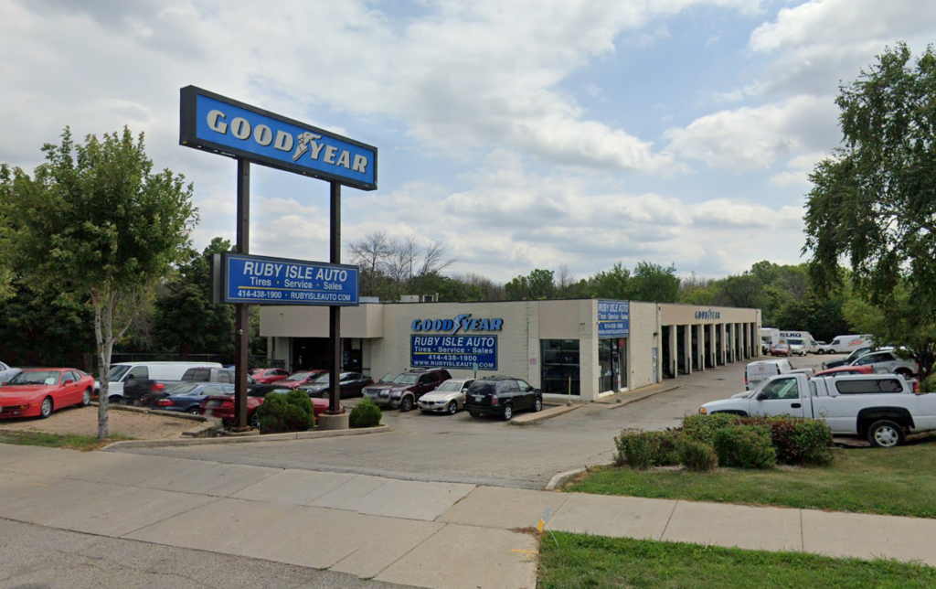 Ruby Isle Auto Tire & Service | Milwaukee, WI 53225