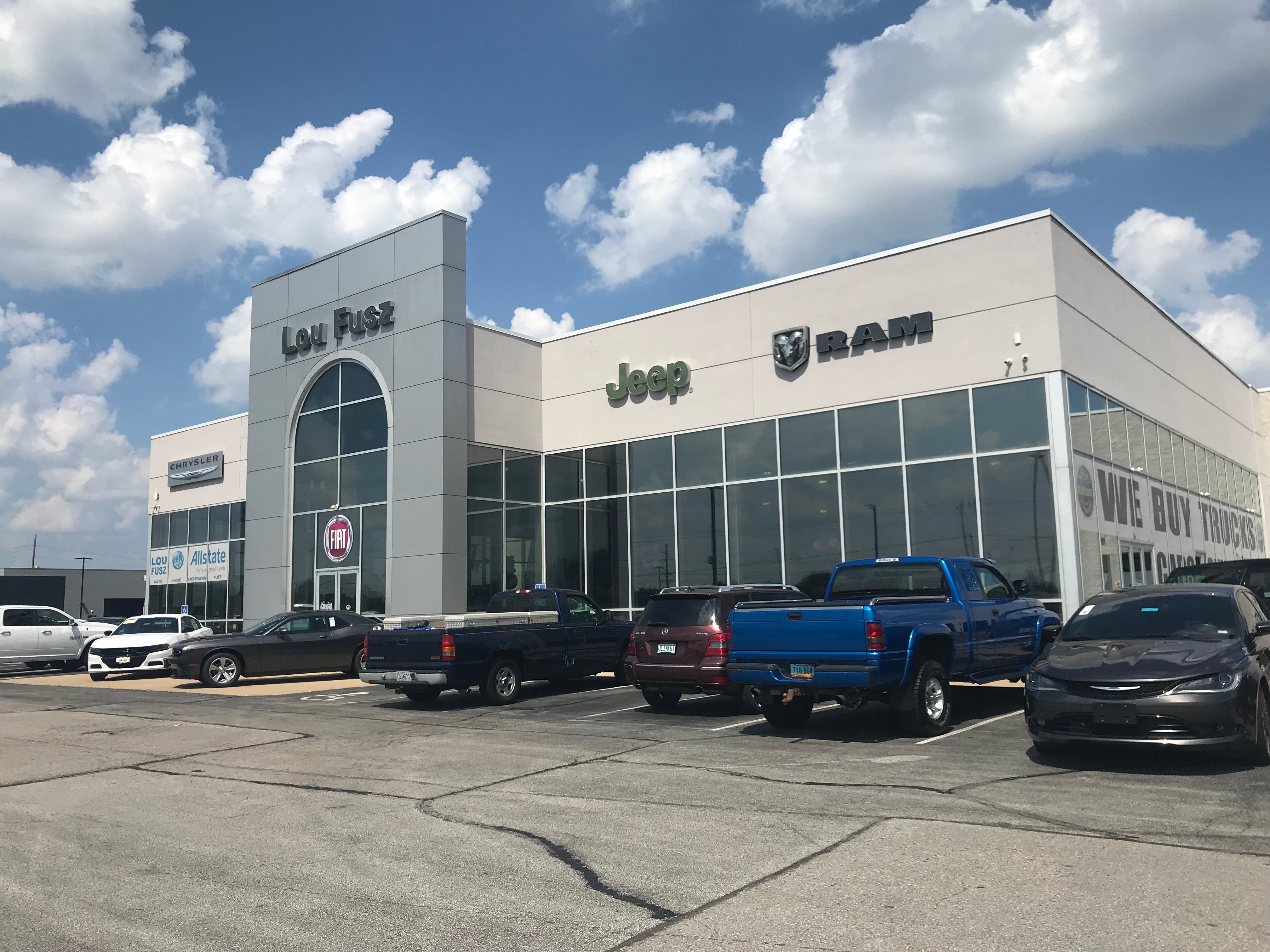 Lou Fusz Chrysler Jeep Dodge RAM in O'Fallon, MO 63368