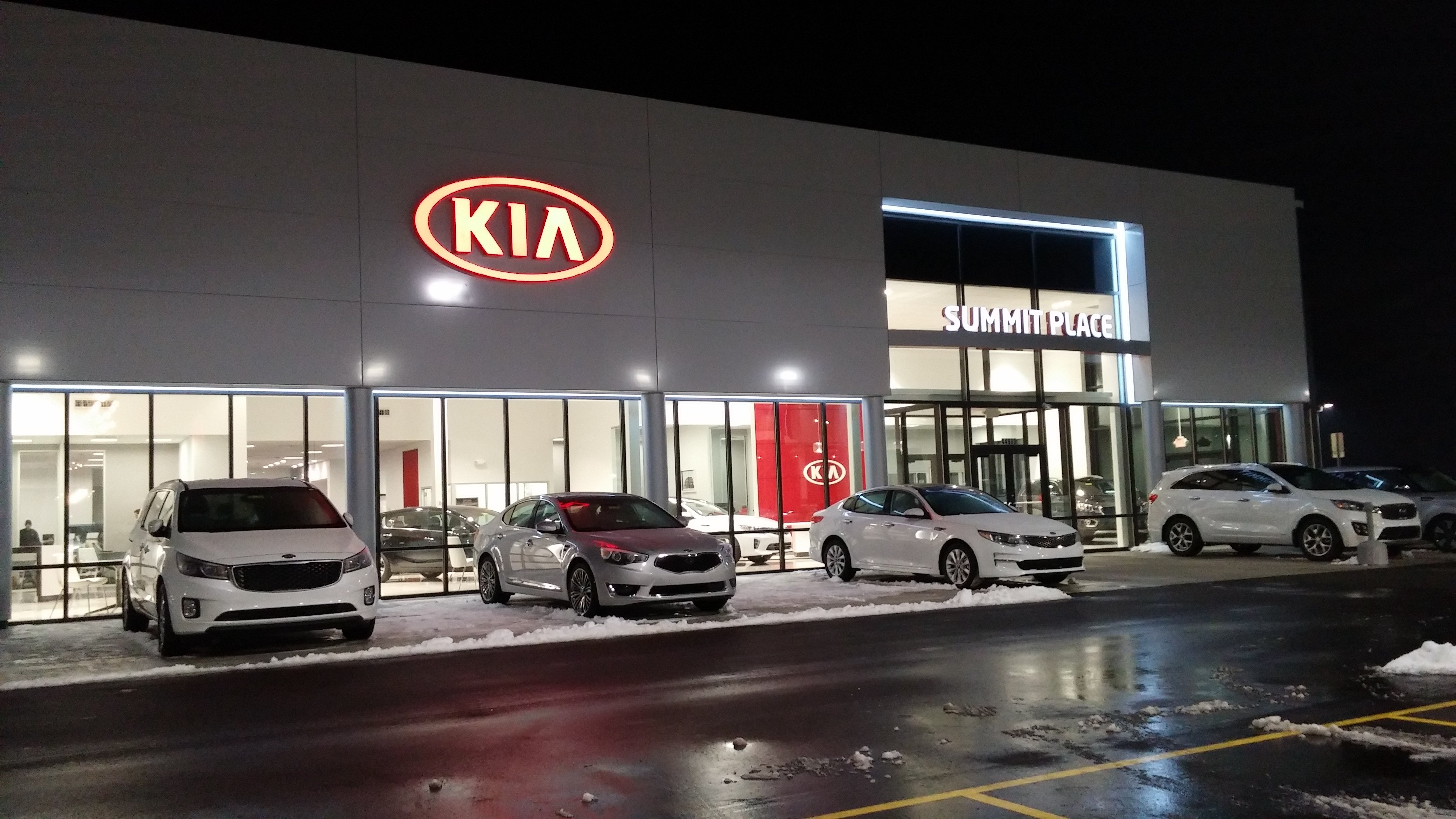 Summit Place Kia East in Clinton, MI 48036