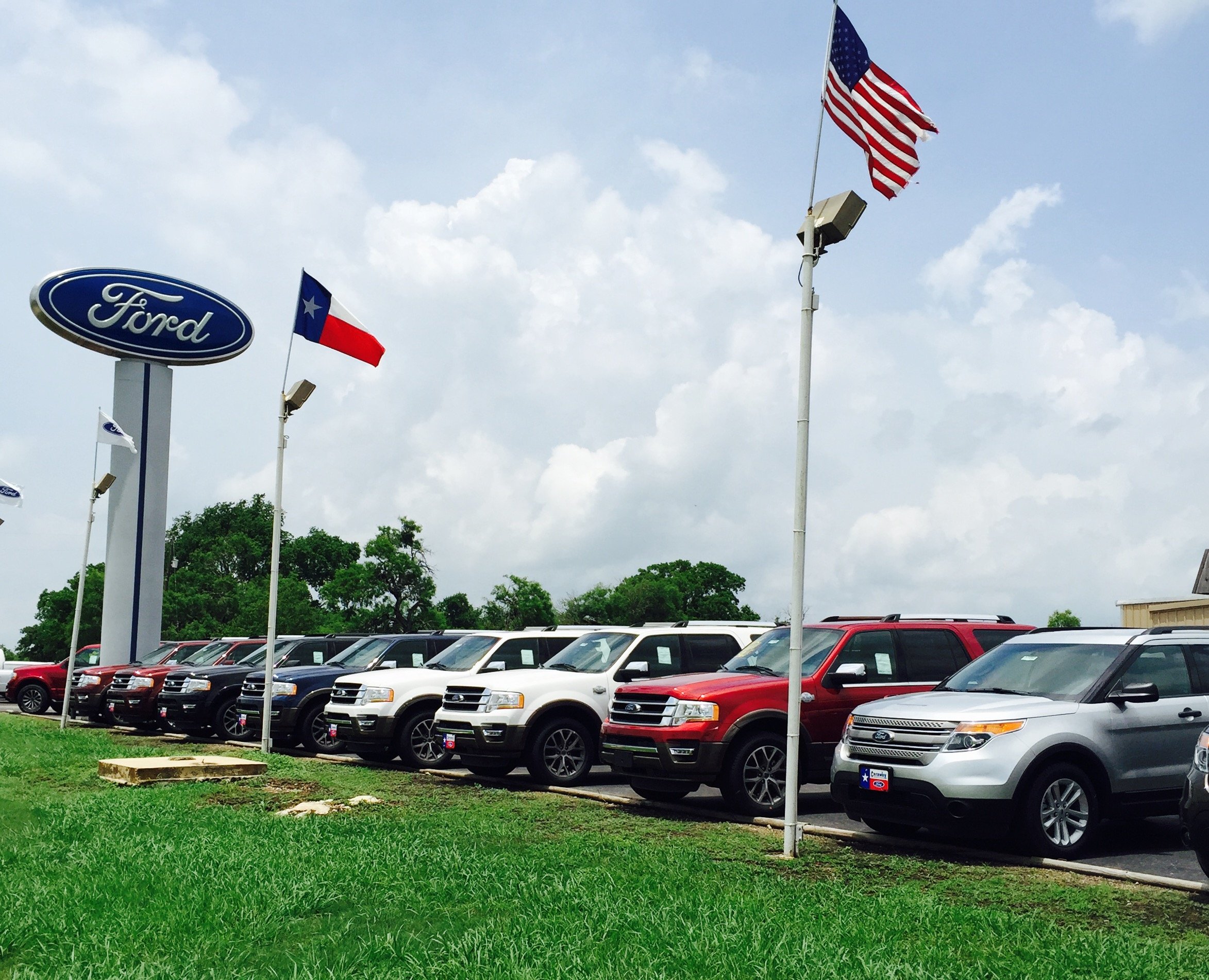 Caraway Ford in Nixon, TX 78140