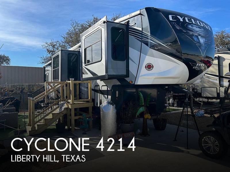 Heartland Cyclone 4214 Fifth Wheel 2021 for Sale