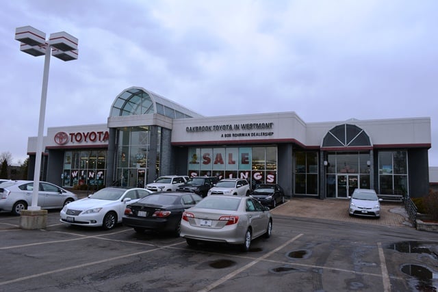 Oakbrook Toyota In Westmont in Westmont, IL 60559