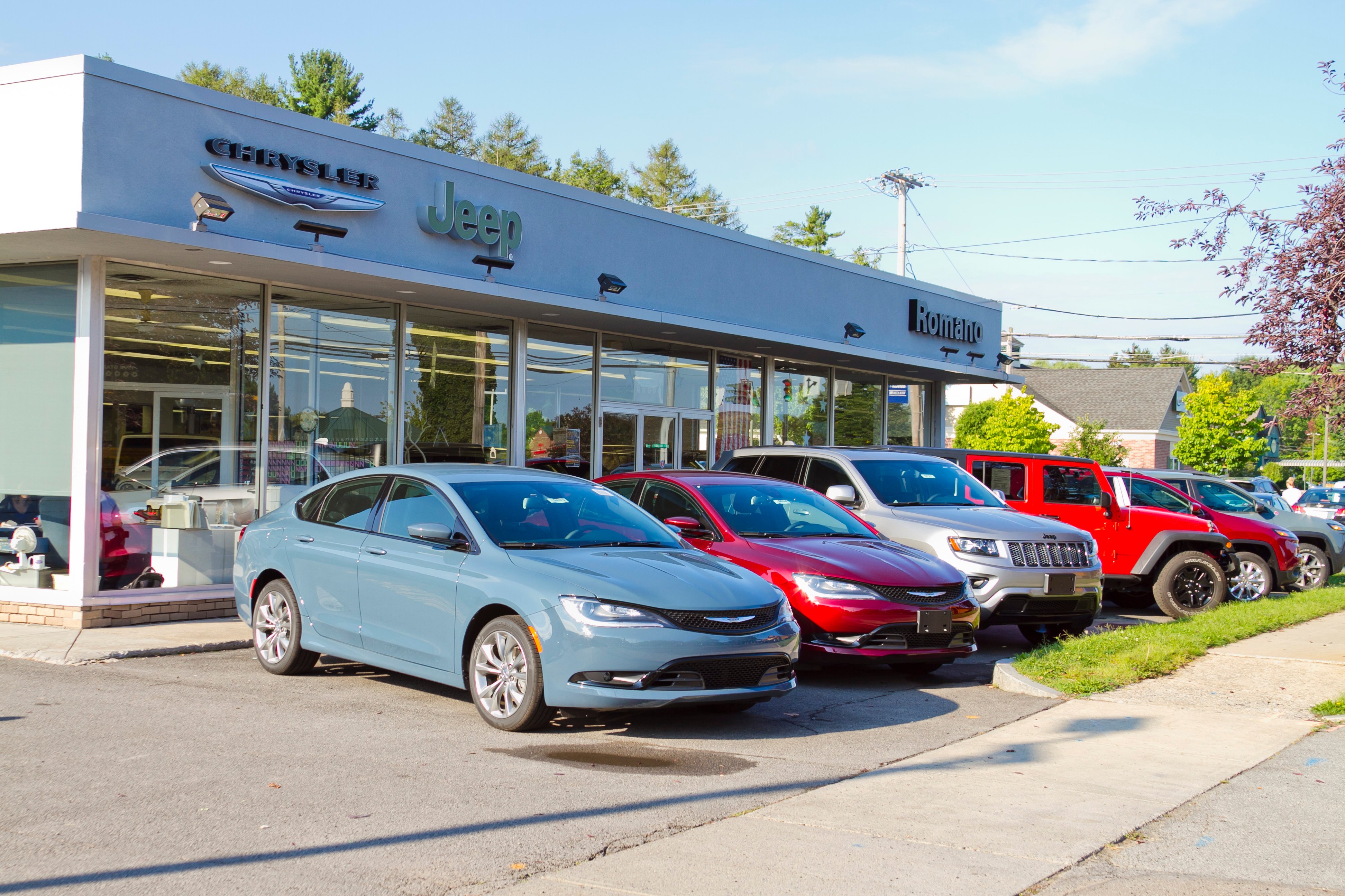 Romano Chrysler Jeep in Fayetteville, NY 13066