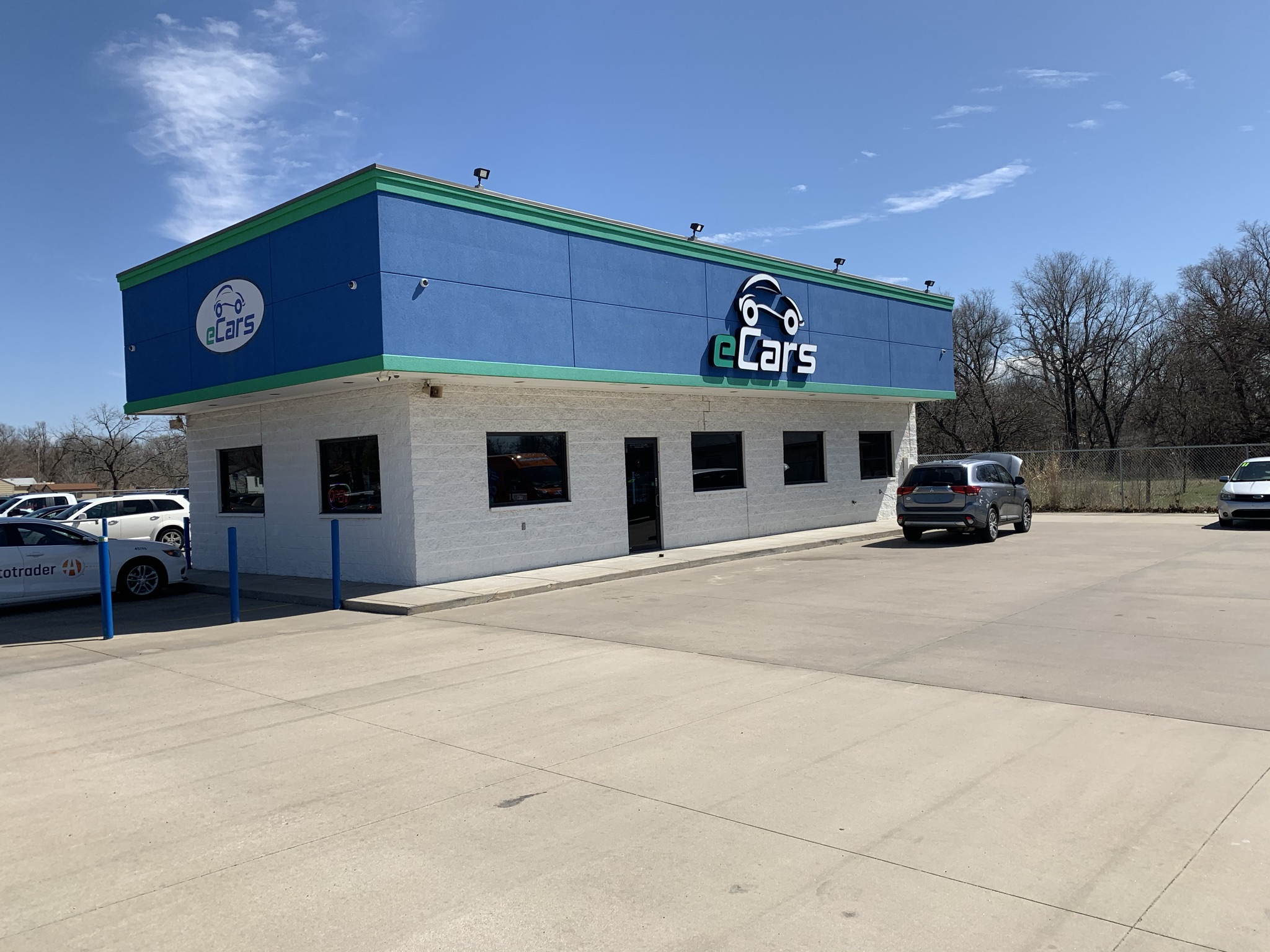 Ecars in Wichita, KS 67217