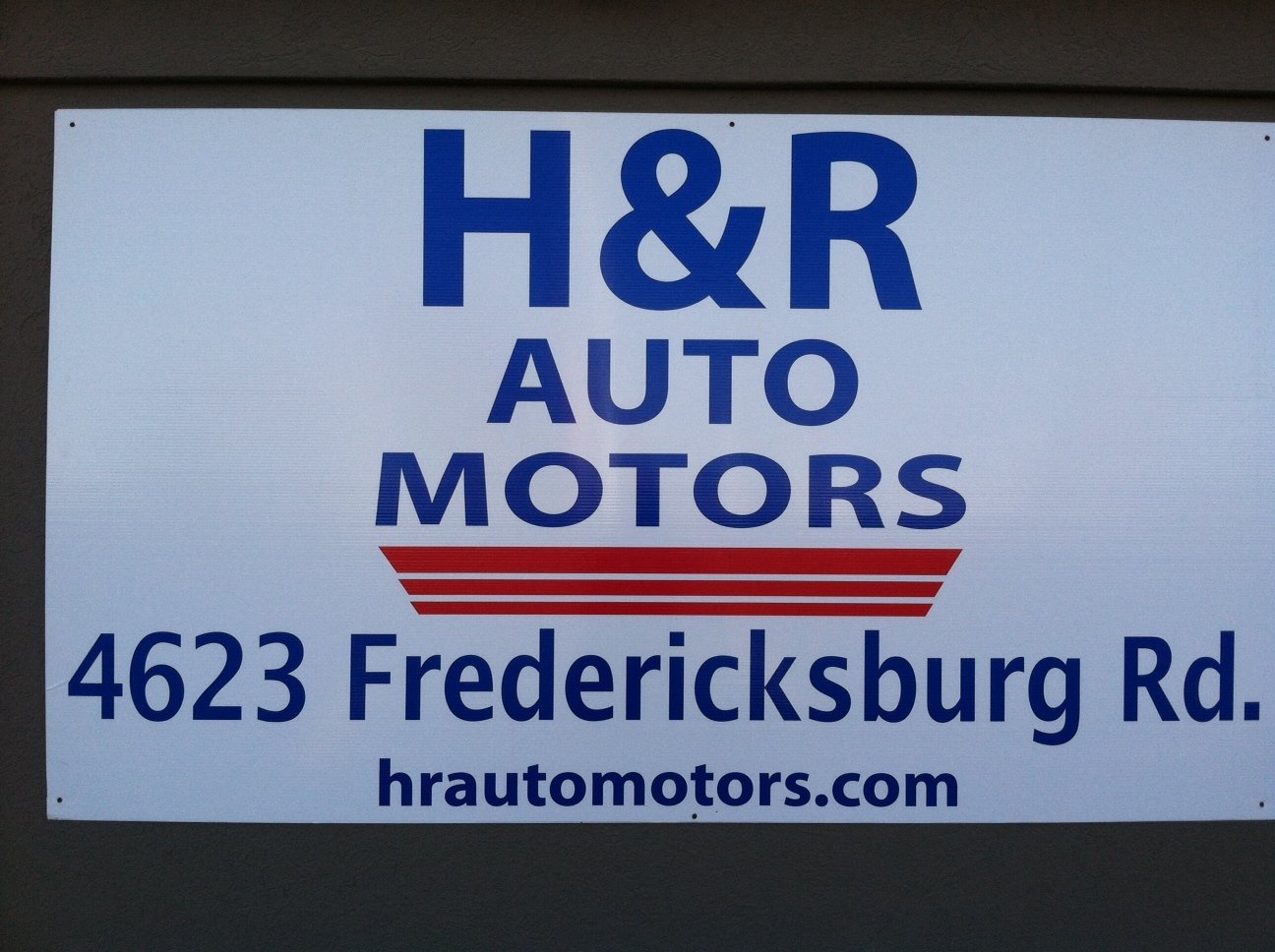 H & R Auto Motors Fredericksburg Rd. in San Antonio, TX 78201