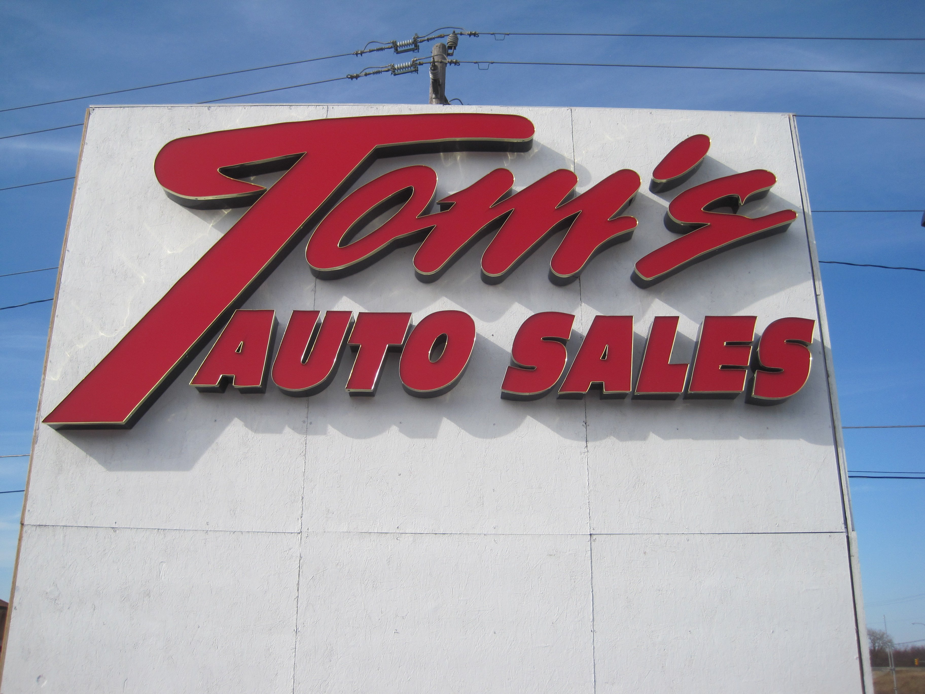 Tom's Auto Sales West in Urbandale, IA 50322