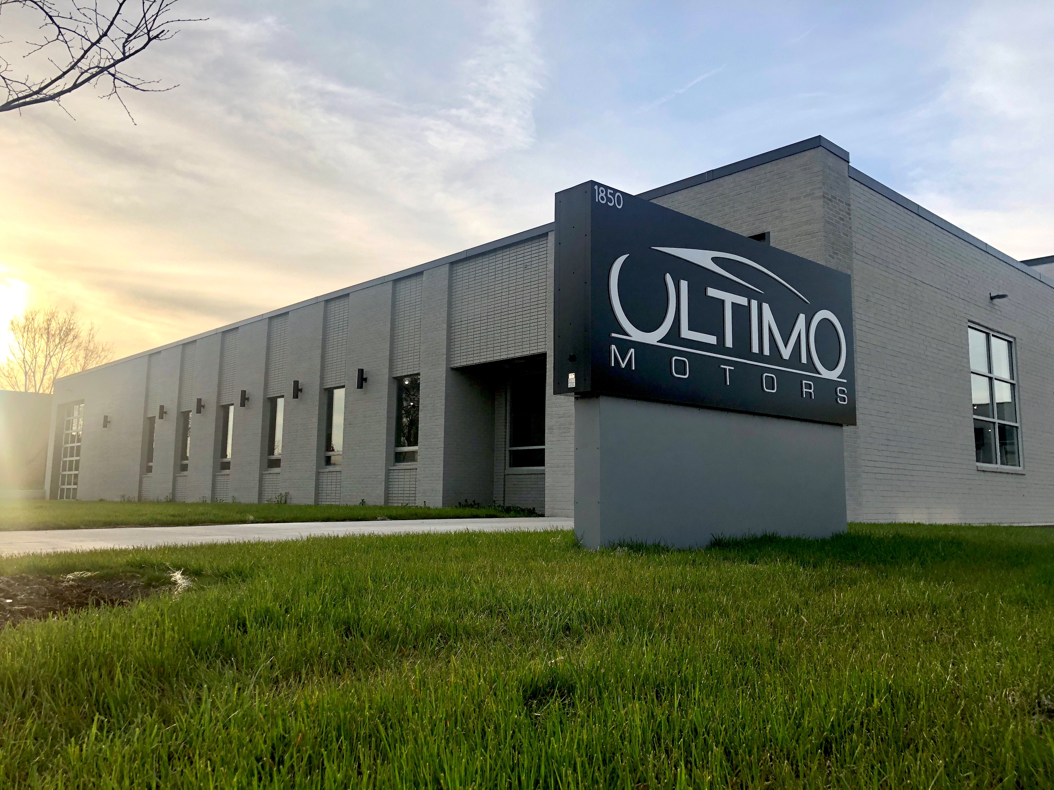 Ultimo Motors Northshore in Northbrook, IL 60062