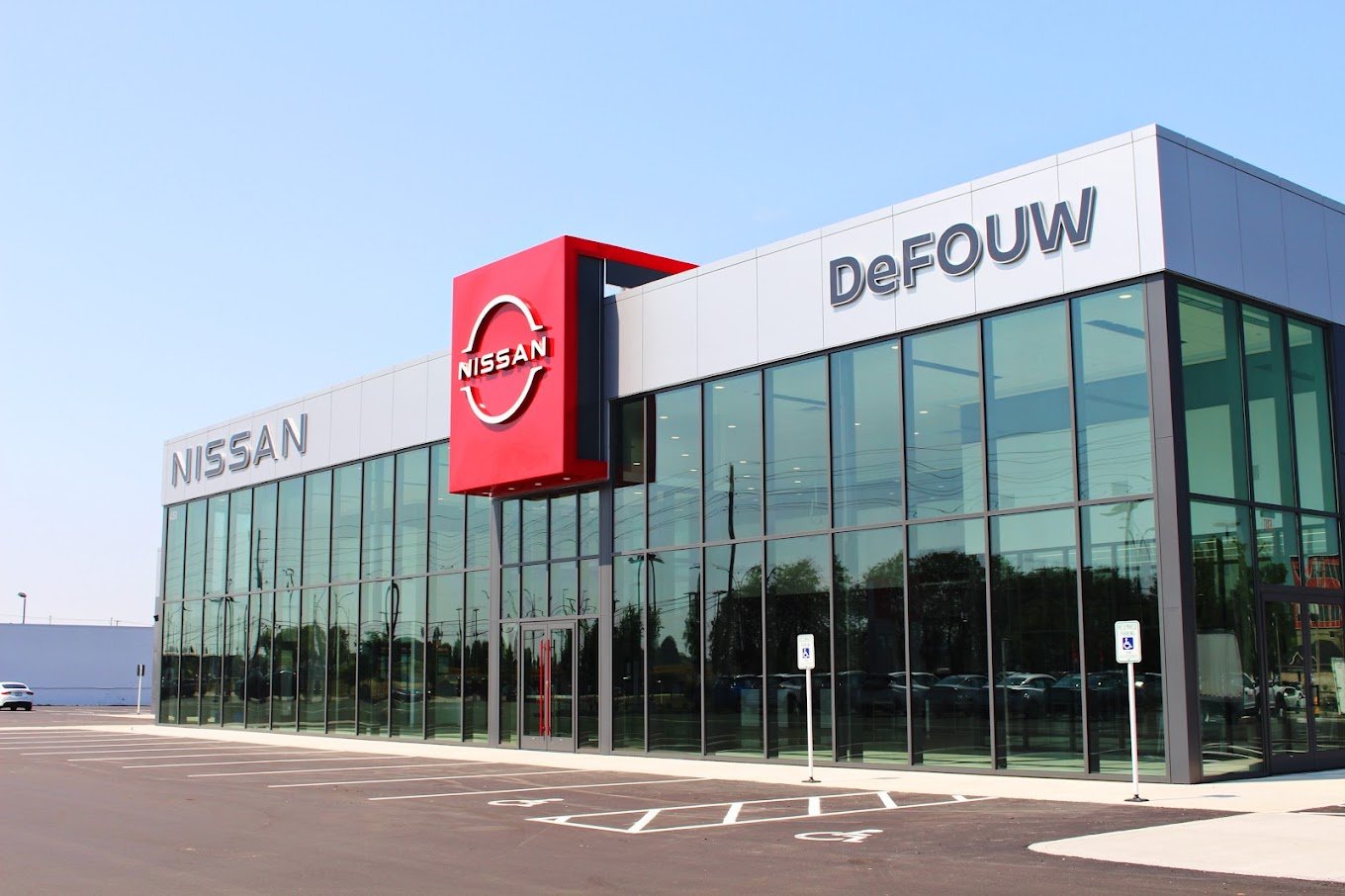 DeFOUW NISSAN OF LAFAYETTE in Lafayette, IN 47905