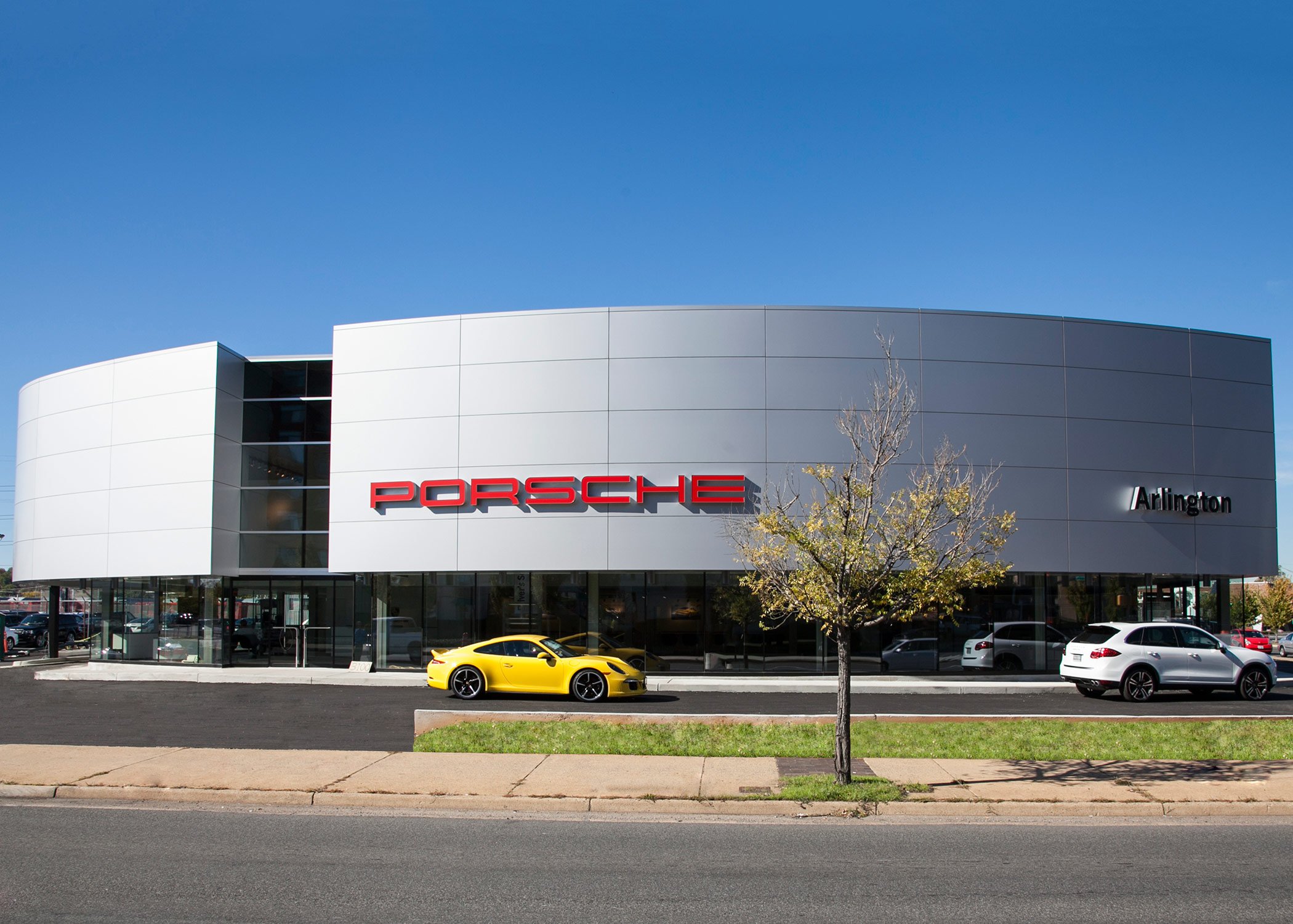 Porsche Arlington in Arlington, VA 22202