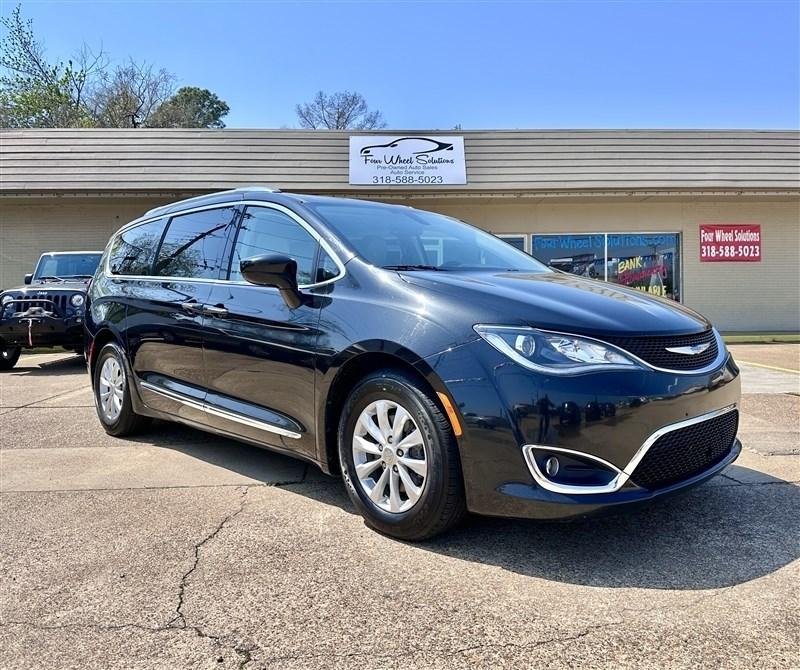 Used 2018 CHRYSLER PACIFICA For Sale