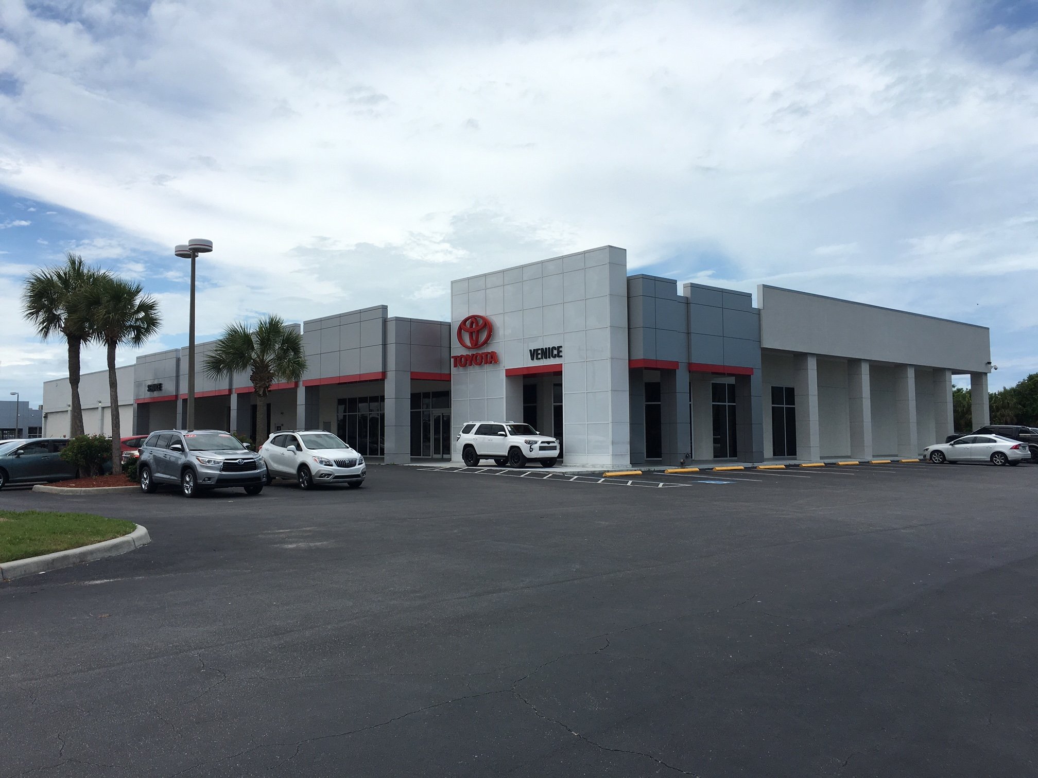 Venice Toyota (OPEN 7 DAYS) in Venice, FL 34285
