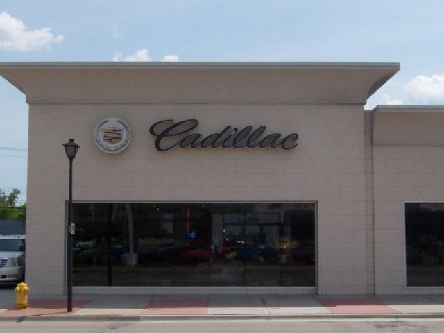 Les Stanford Cadillac in Dearborn, MI 48124