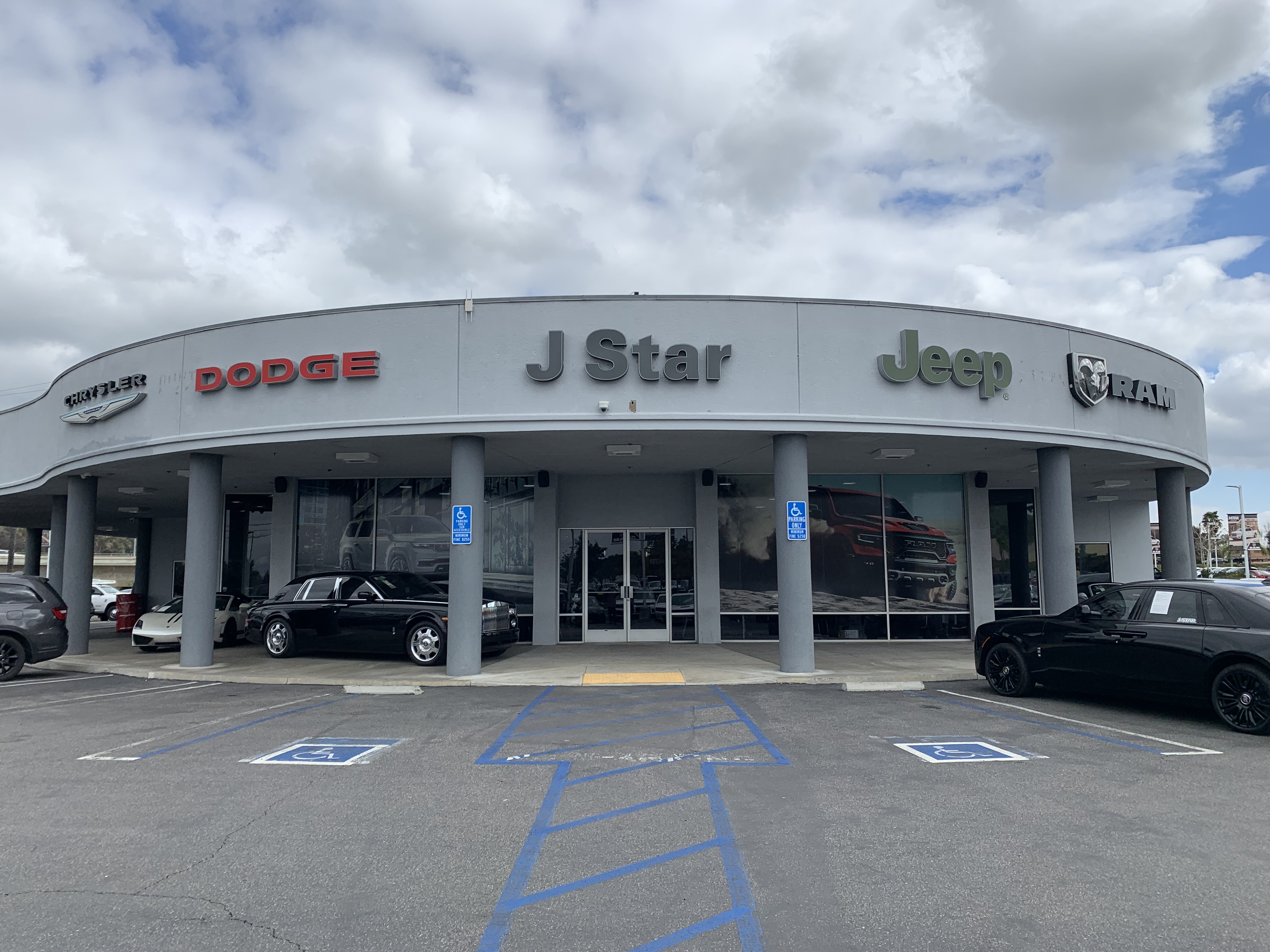 J Star Chrysler Dodge Jeep Ram of Anaheim Hills in Anaheim, CA 92807