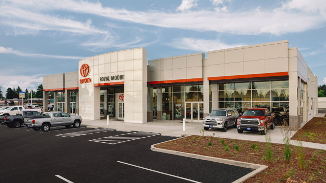 Royal Moore Toyota in Hillsboro, OR 97123