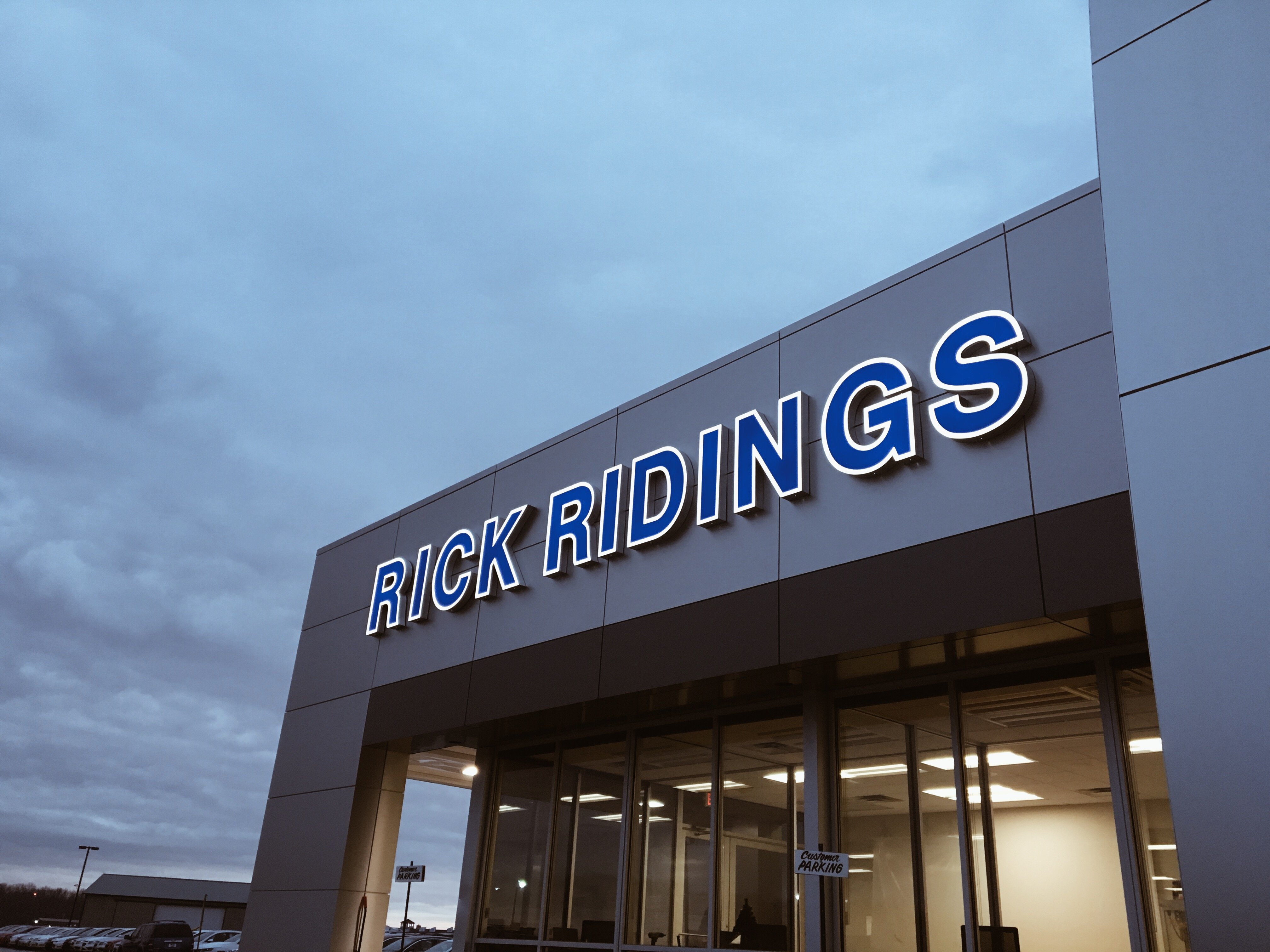 Rick Ridings Ford in Monticello, IL 61856