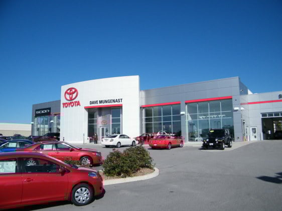 Mungenast Alton Toyota in Alton, IL 62002