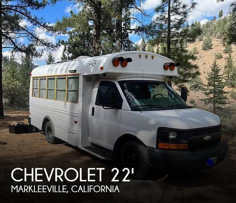 2005 Chevrolet Chevrolet 3500 Express Skoolie 22ft for Sale