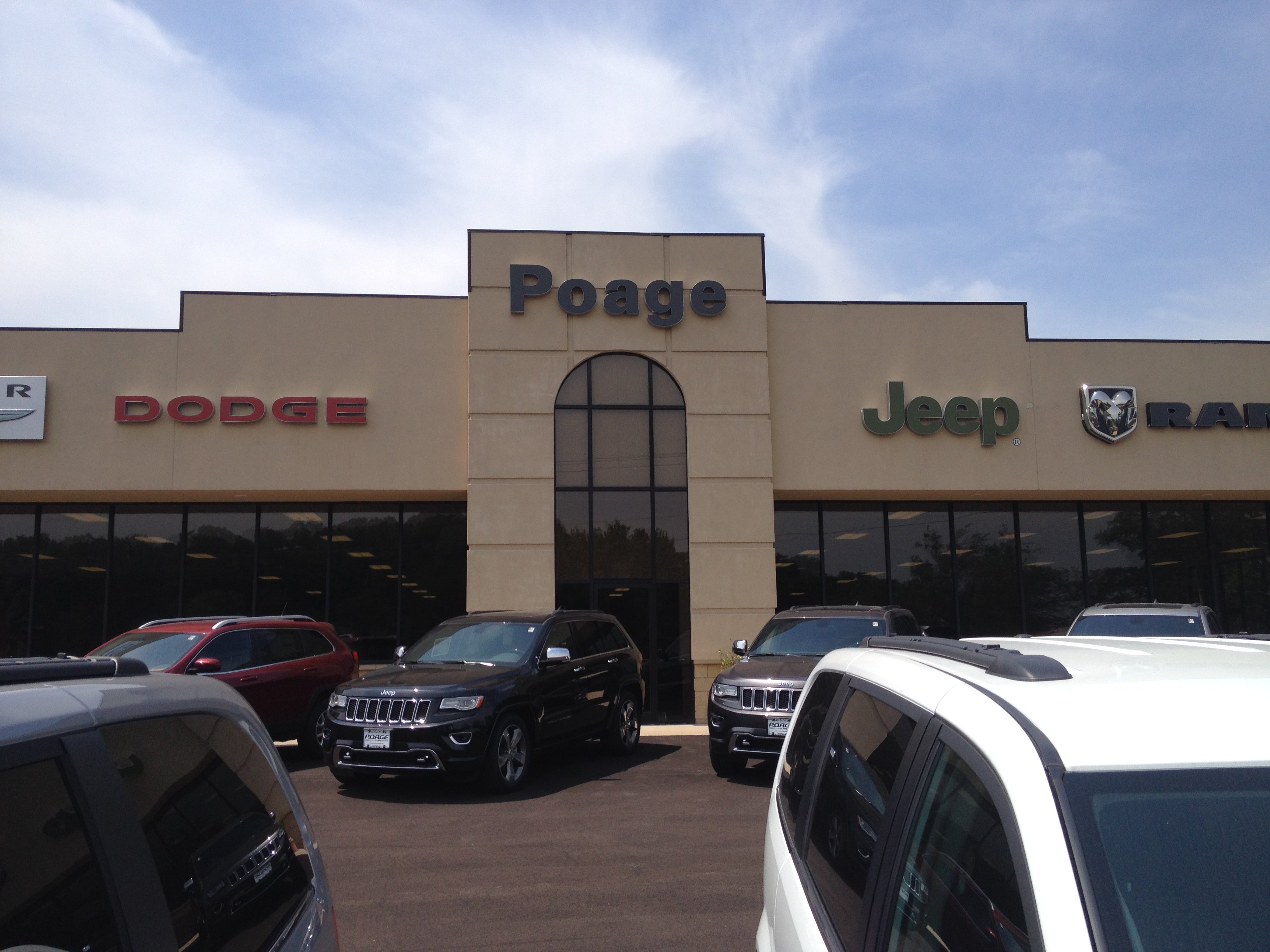 Poage Chrysler Dodge Jeep RAM FIAT in Hannibal, MO 63401