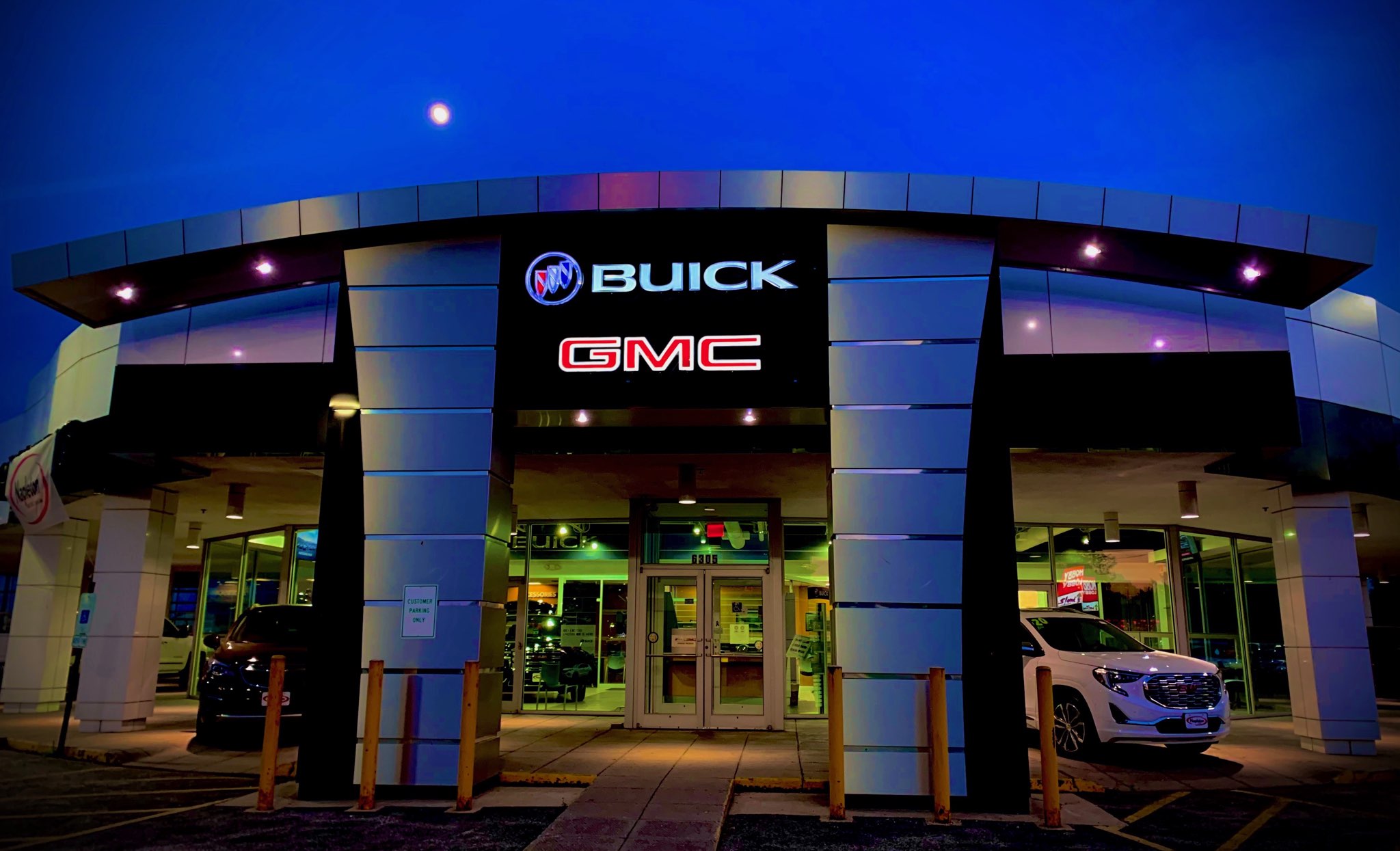 Napleton Buick GMC Crystal Lake in Crystal Lake, IL 60014