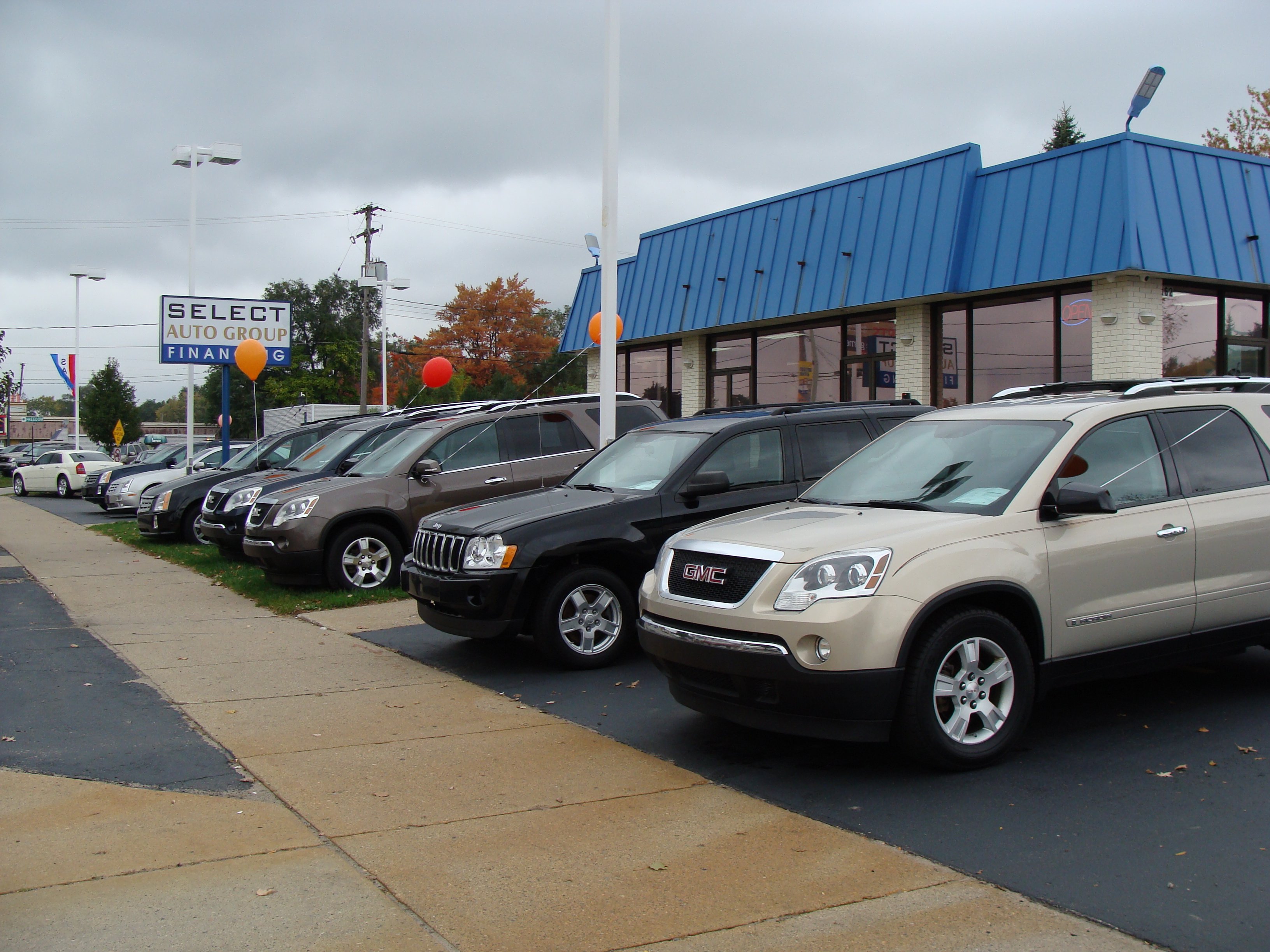 Select Auto Group in Wyoming, MI 49548