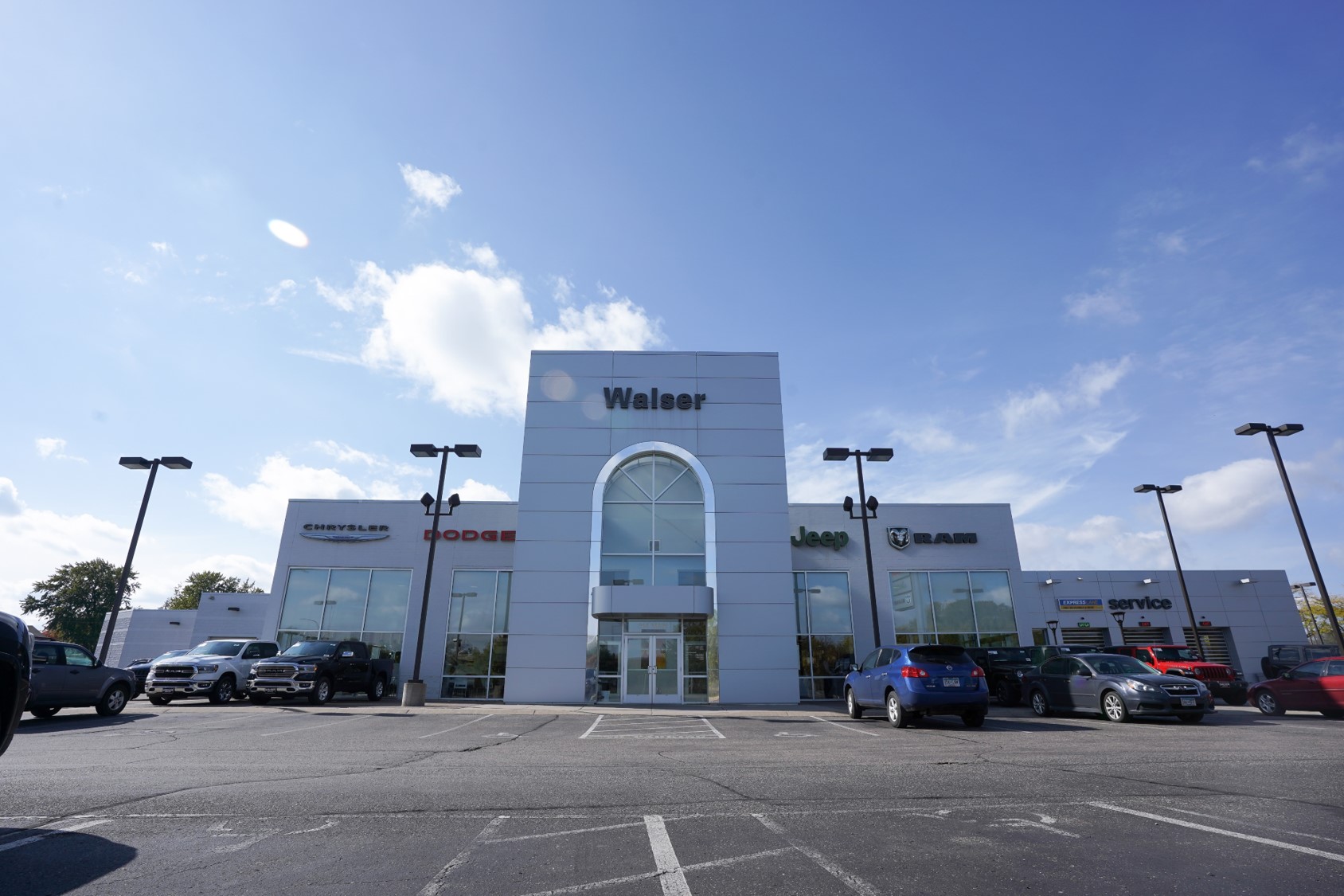 Walser Chrysler Jeep Dodge Ram in Hopkins, MN 55343