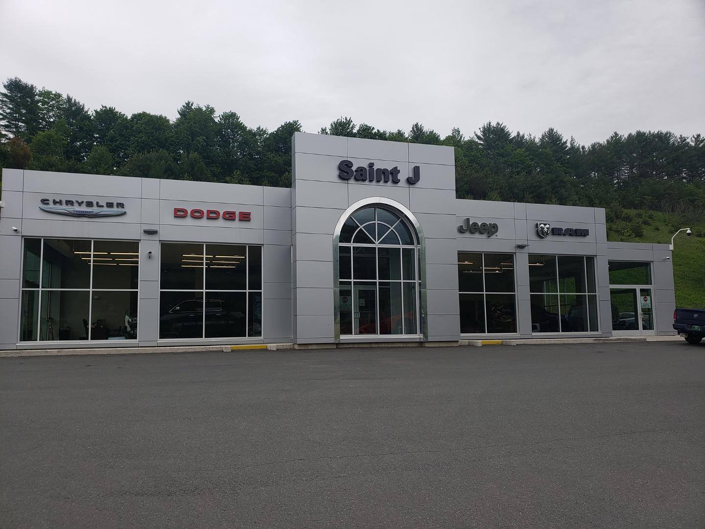 St. Johnsbury Chrysler Dodge Jeep Ram in St. Johnsbury, VT 05819
