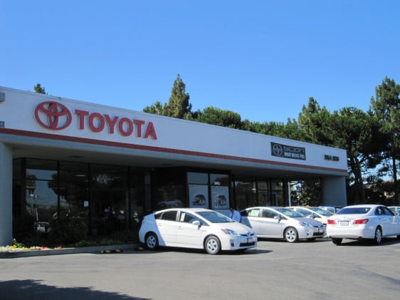 Magnussen's Toyota of Palo Alto in Palo Alto, CA 94306