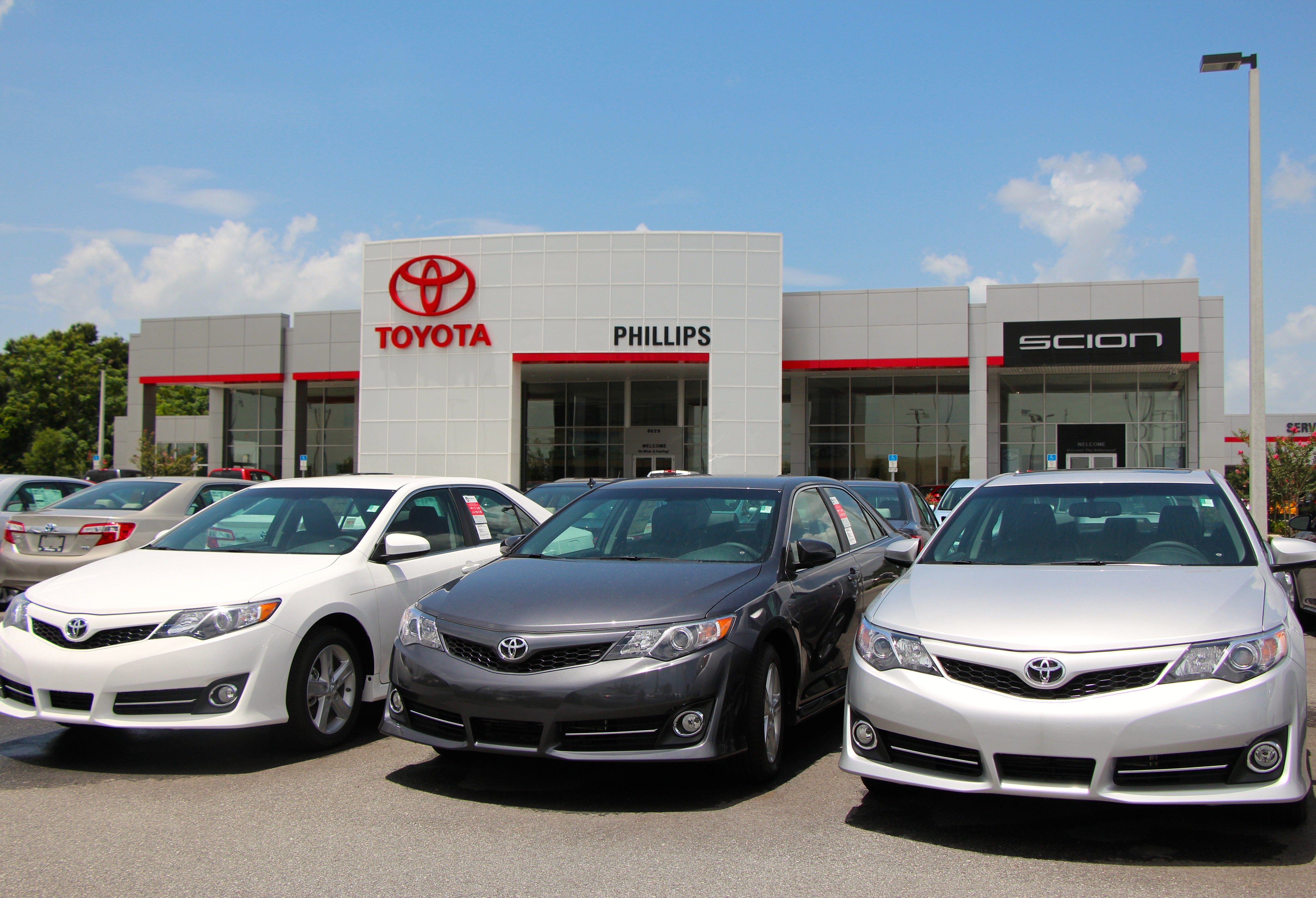 Phillips Toyota in Leesburg, FL 34788