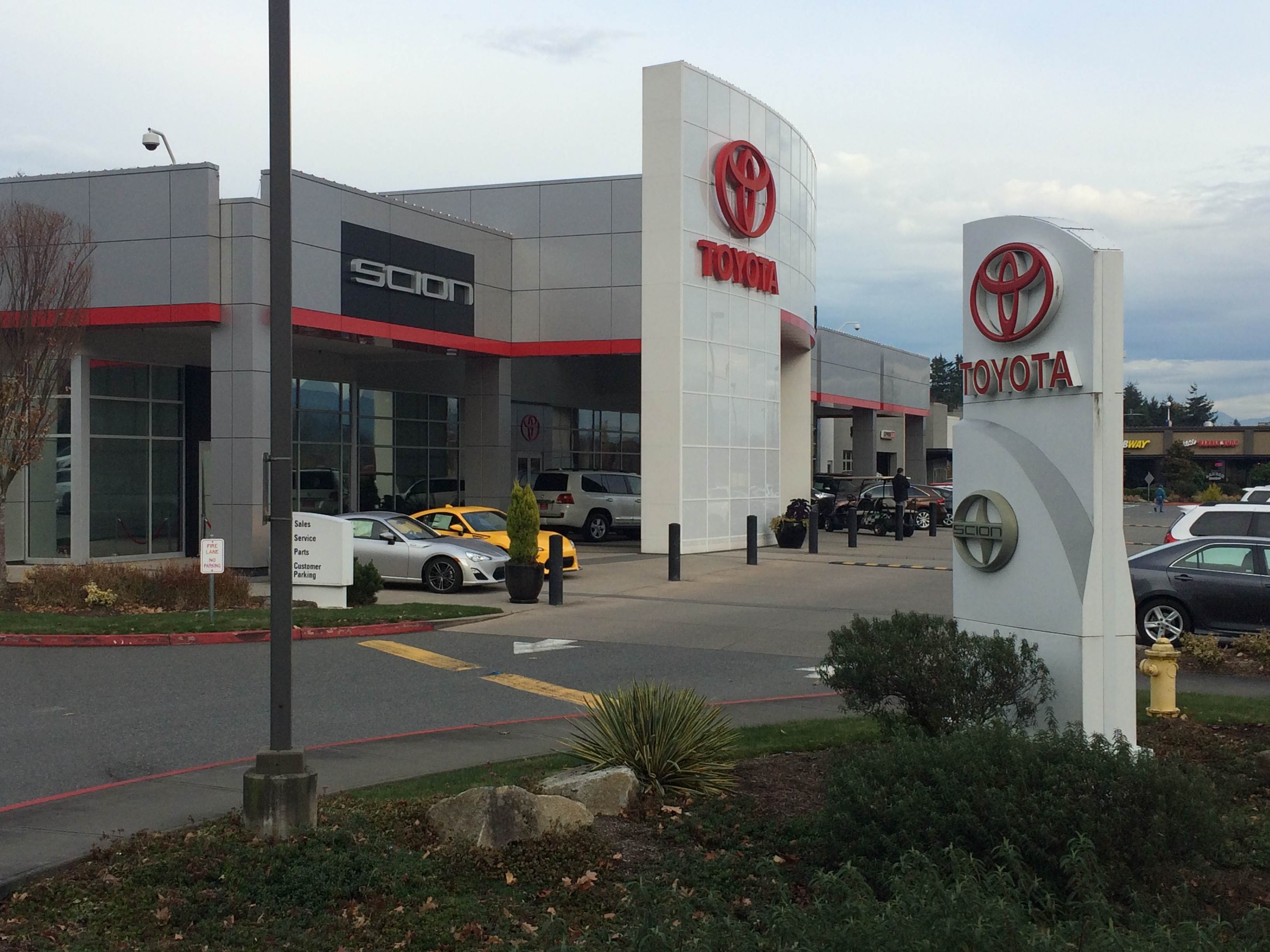 Michael's Toyota of Bellevue in Bellevue, WA 98007