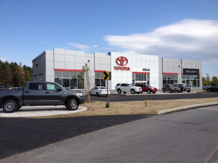 Della Toyota in Plattsburgh, NY 12901