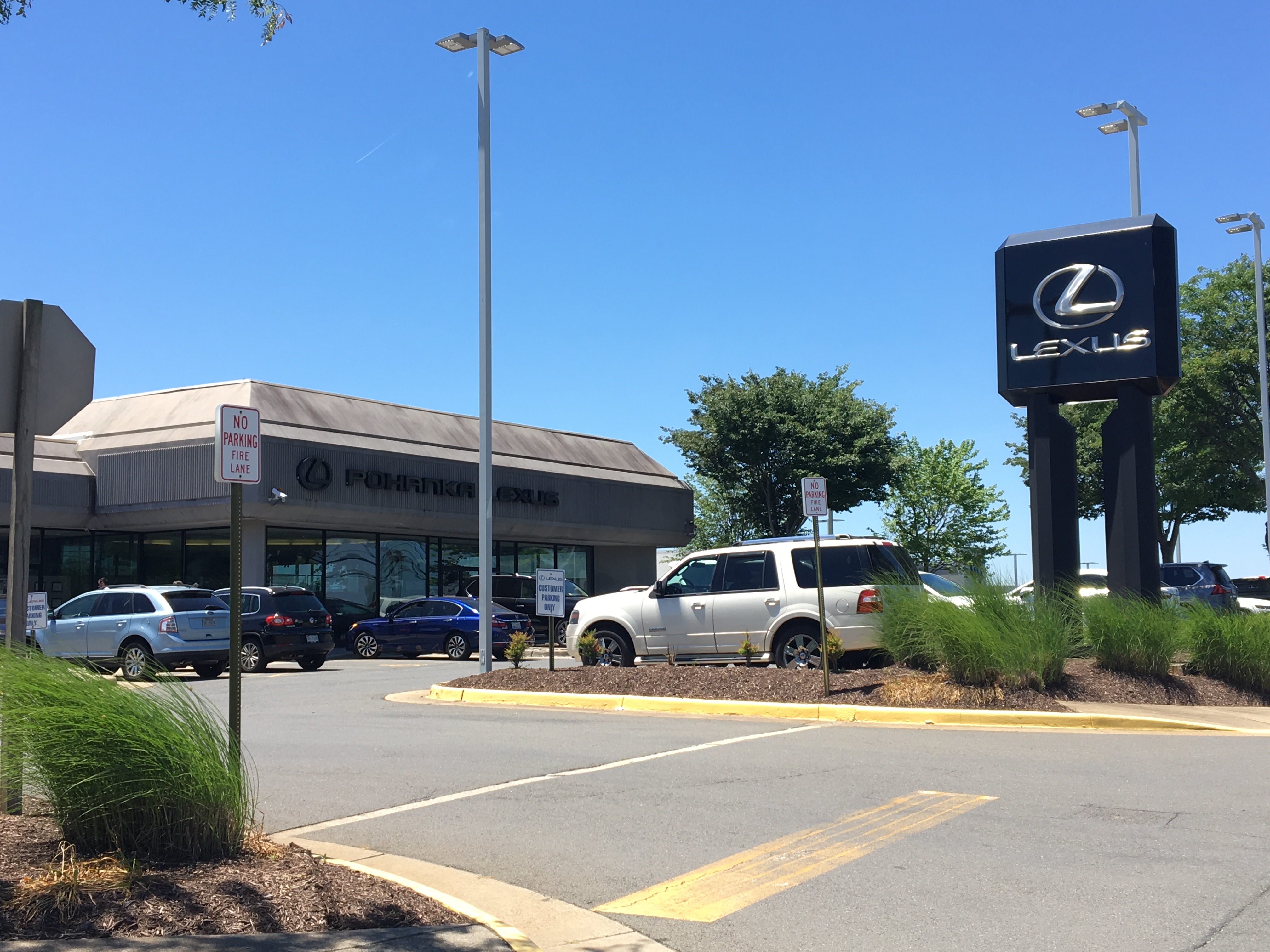 Pohanka Lexus in Chantilly, VA 20151
