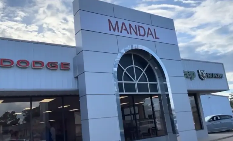 Mandal Chrysler Dodge Jeep Ram in D'Iberville, MS 39540