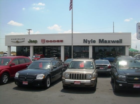 Nyle Maxwell CDJR of Taylor in Taylor, TX 76574
